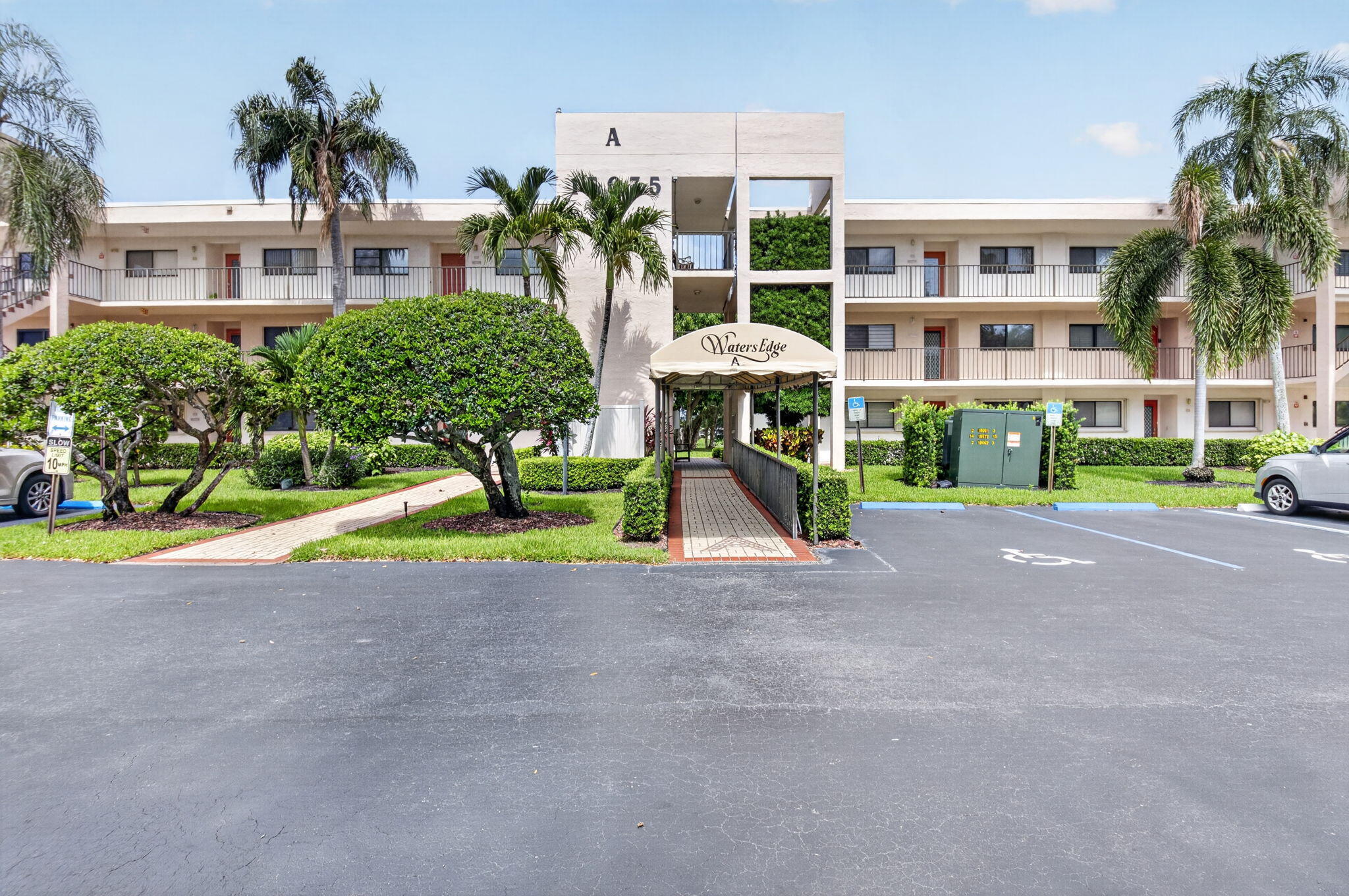 15075 Witney Road 213 — photo