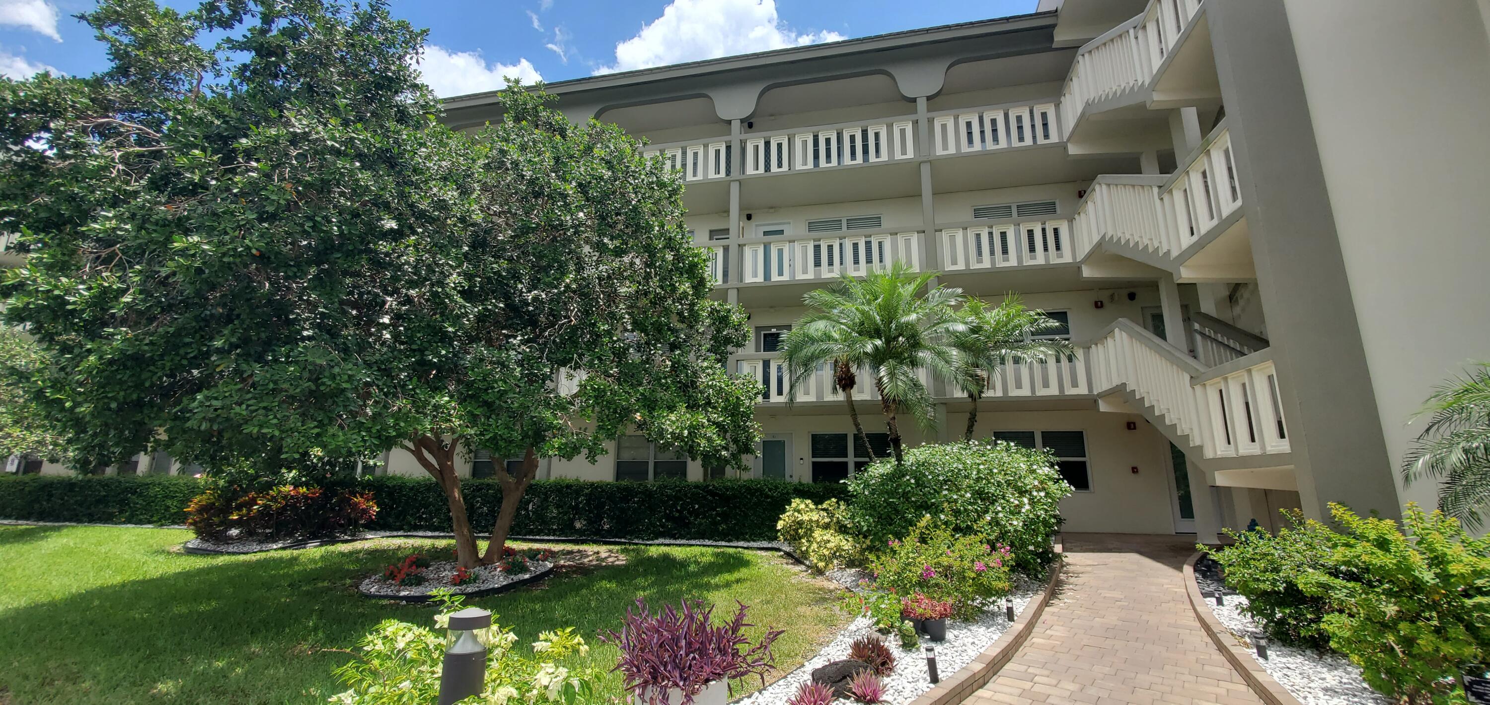 2901 Victoria Circle F2 — photo