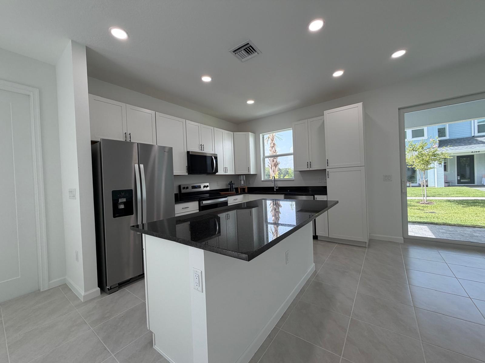4402 Longwood Lake Square — photo
