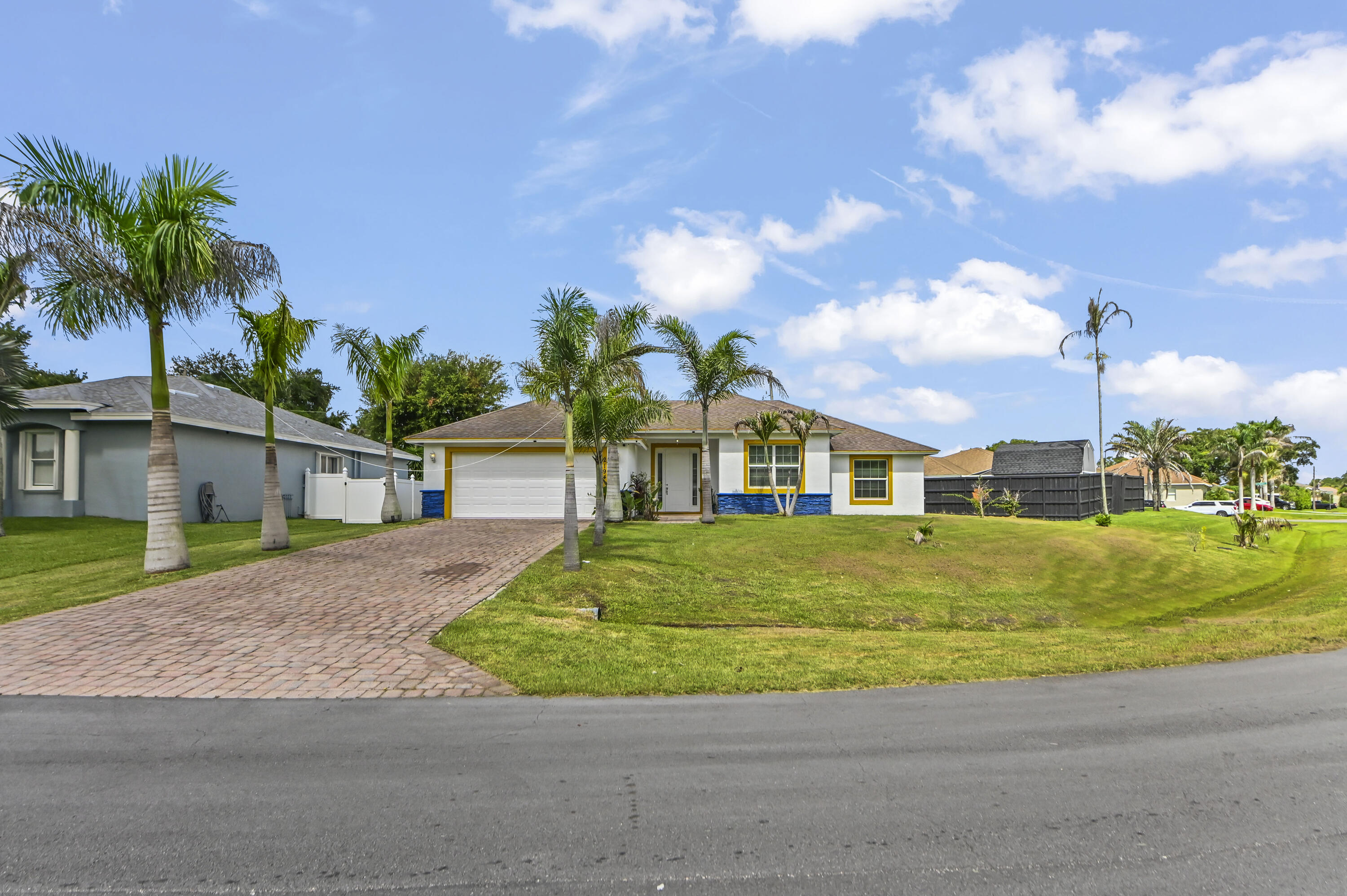 2194 SW Salmon Road — photo
