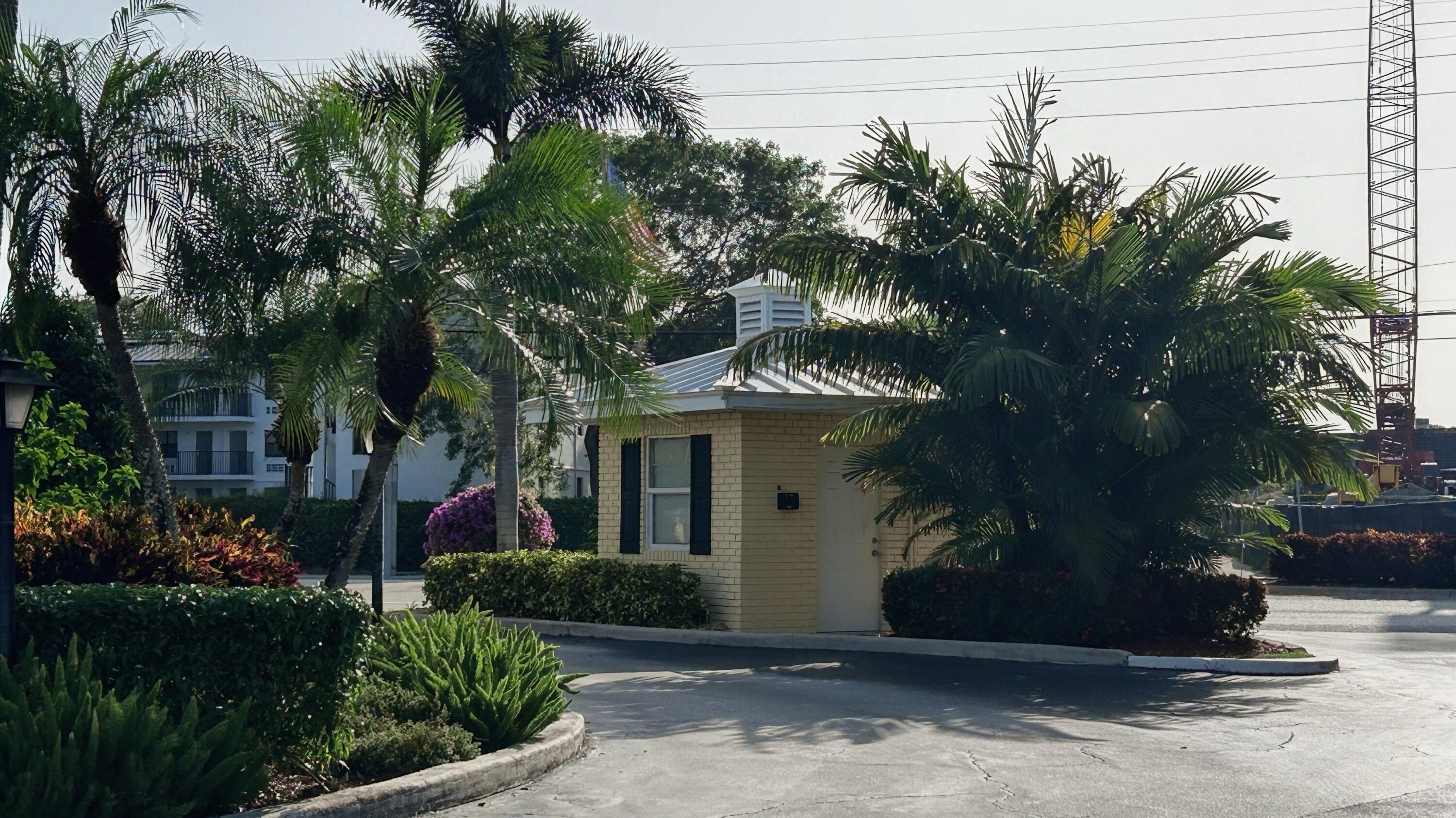 21 Colonial Club Drive 202 — photo