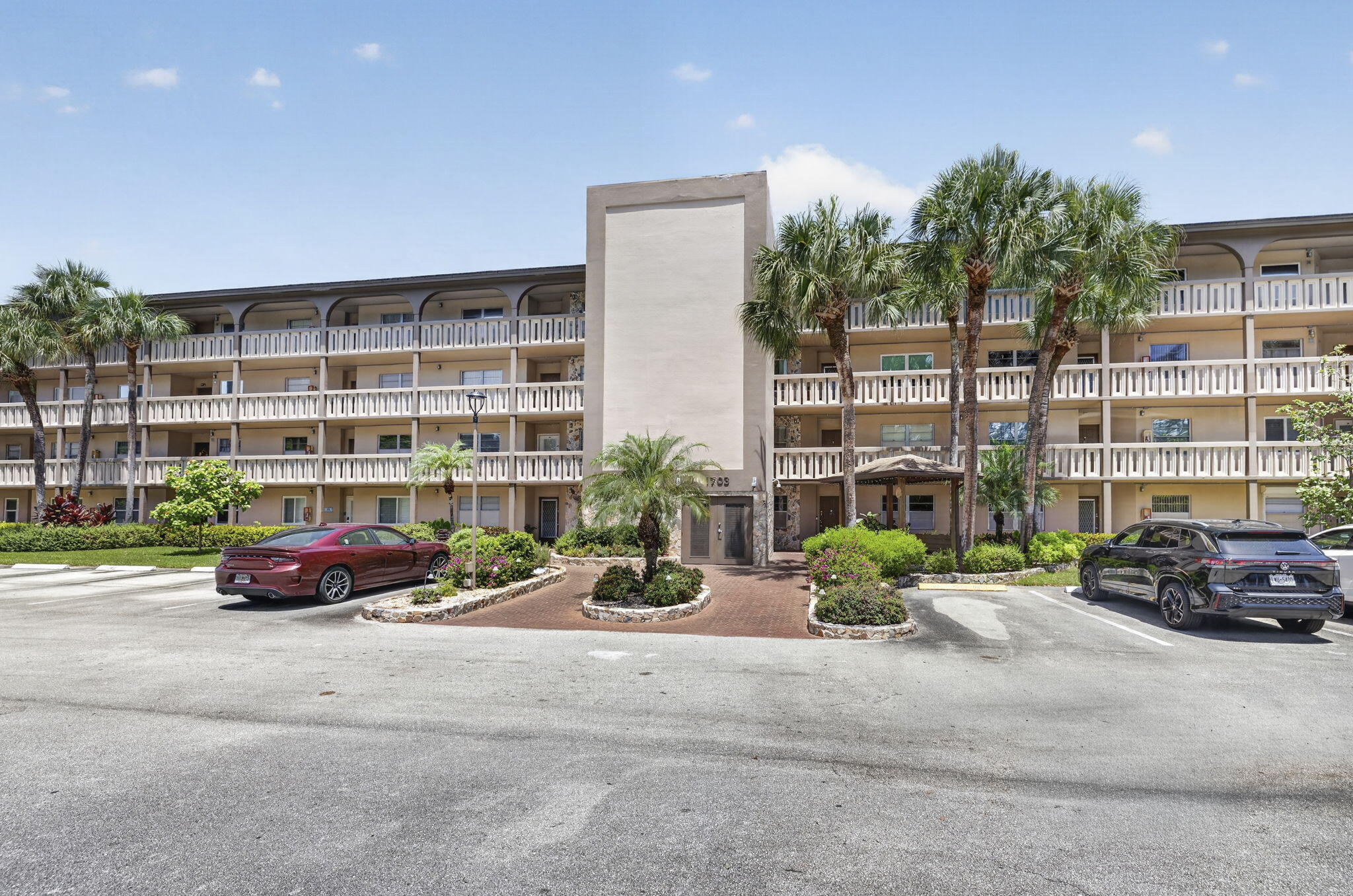 1703 Andros Isle M3 — photo