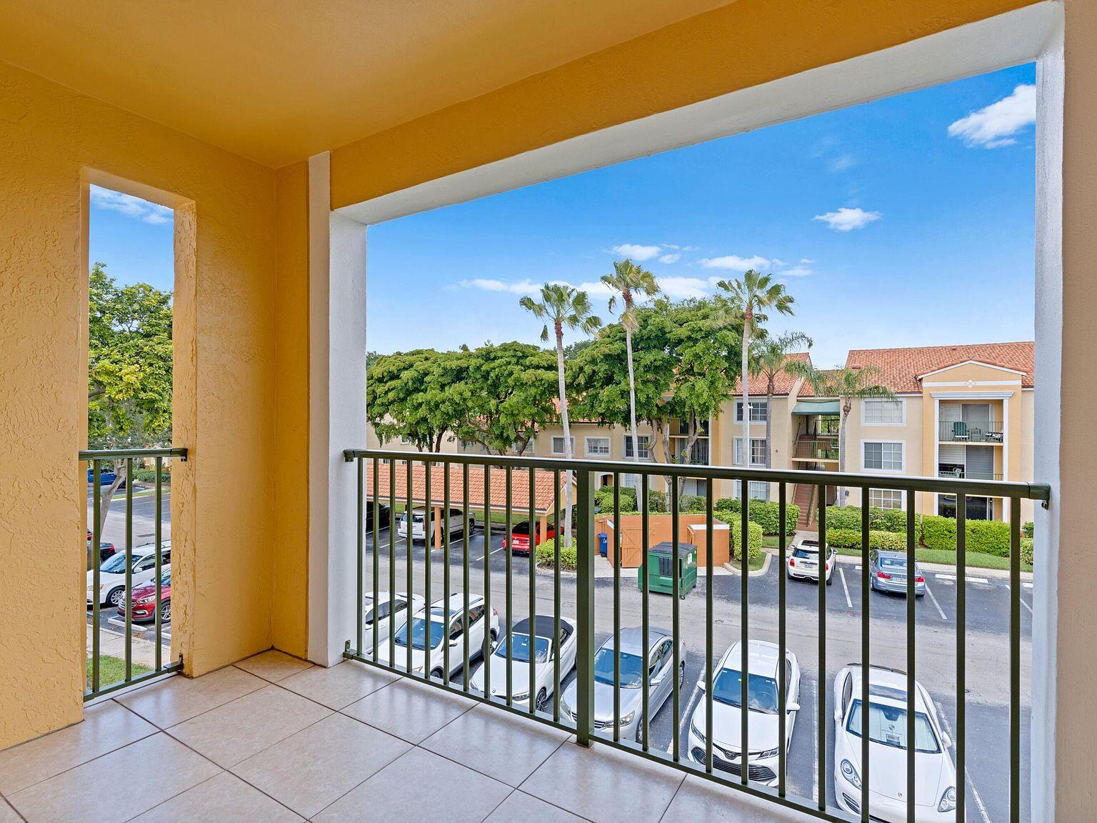 135 Yacht Club Way 305 — photo