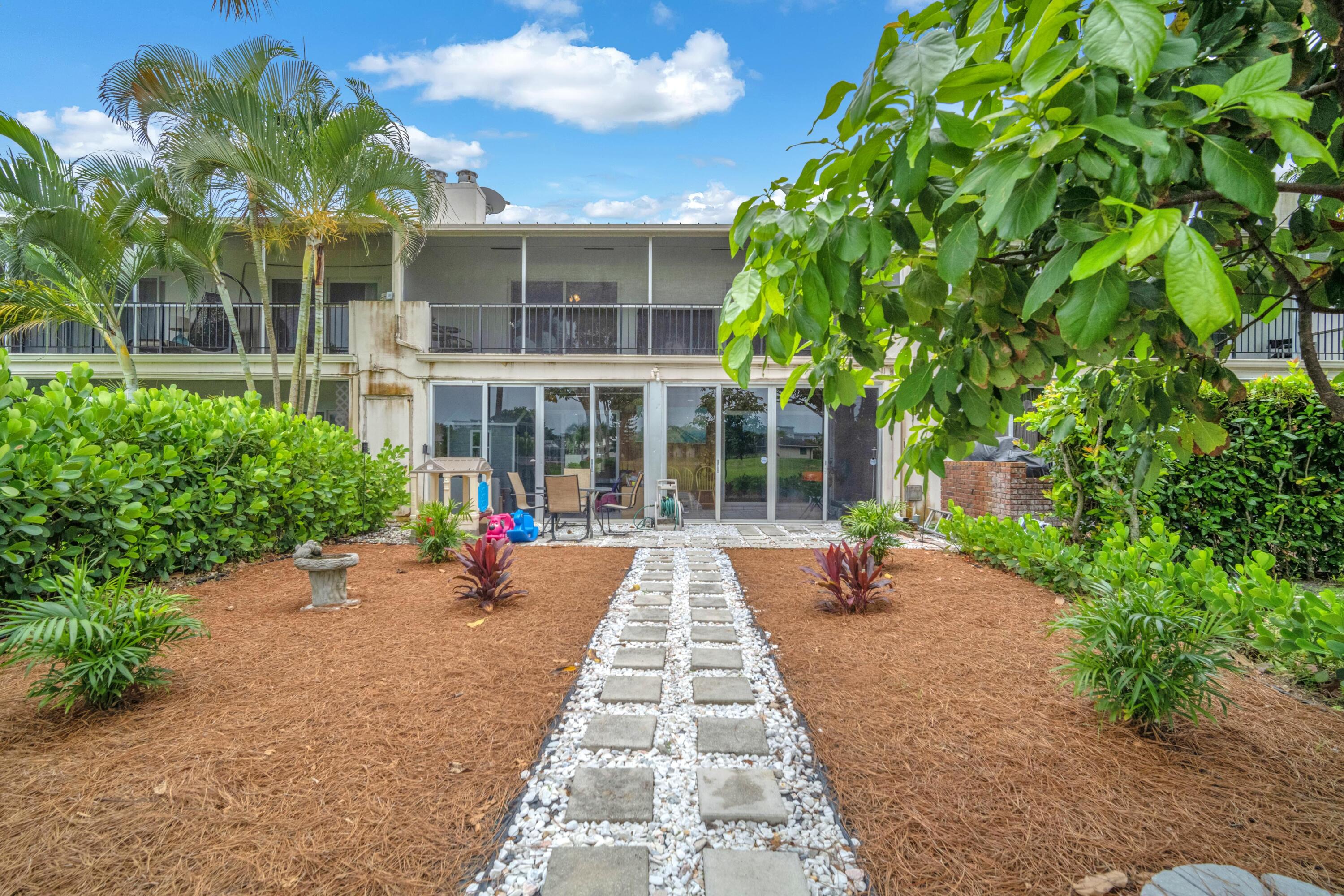 3119 N Palm Aire Drive 3119 — photo