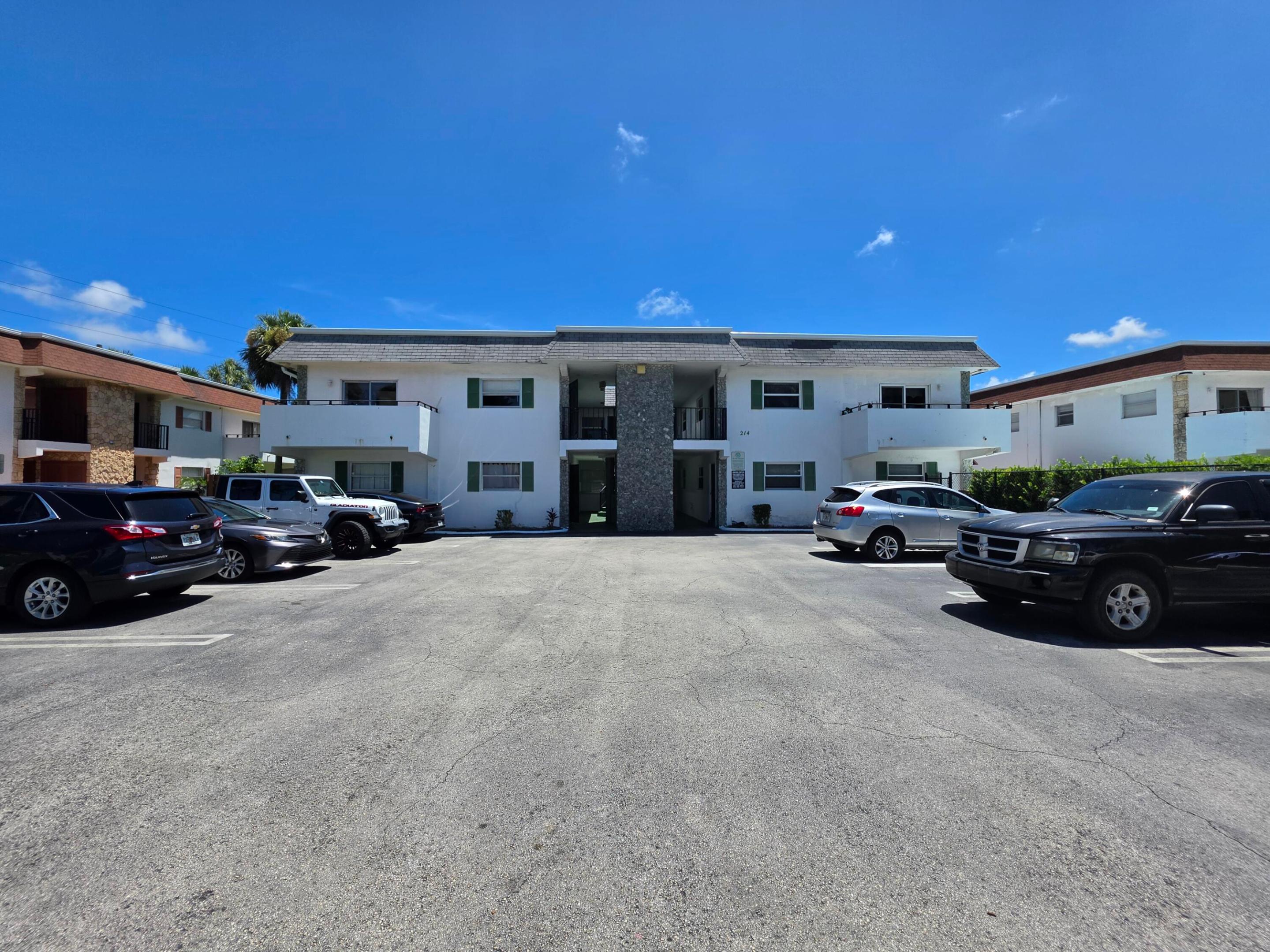 214 SW 1st Street I-2 — photo