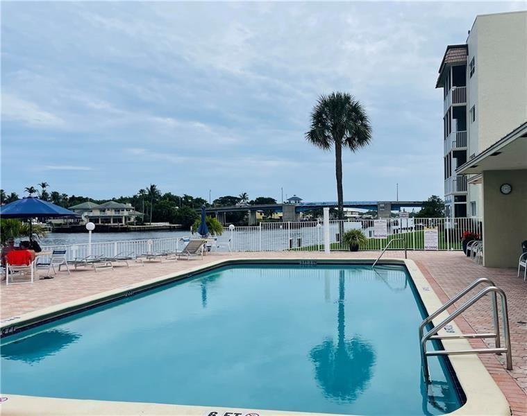 624 Snug Harbor Drive B7 — photo