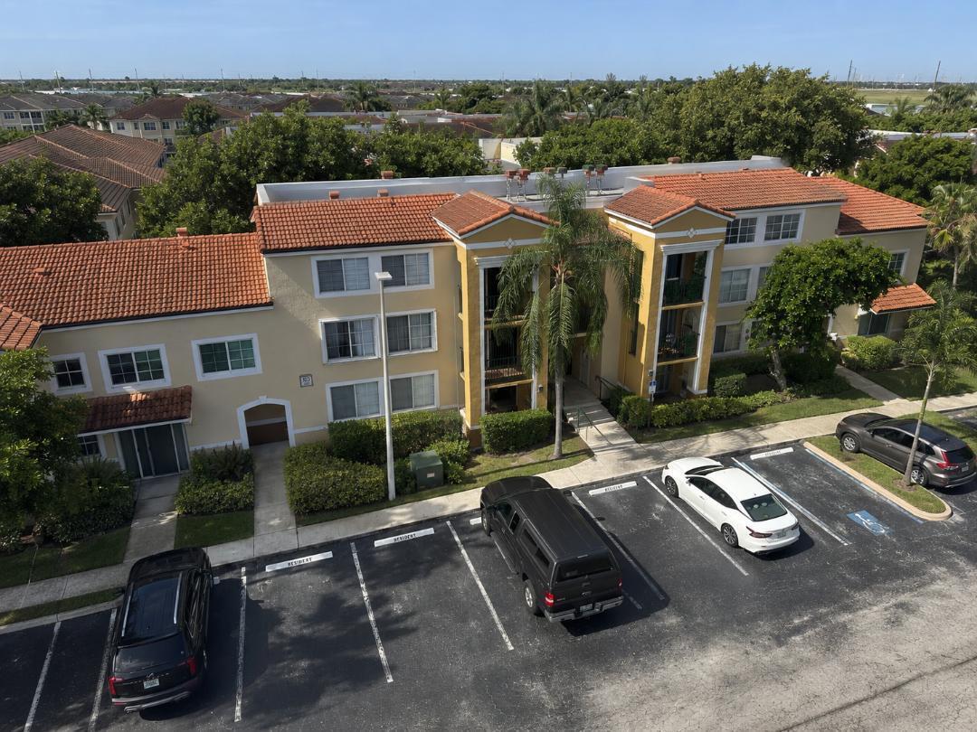103 Yacht Club Way 208 — photo