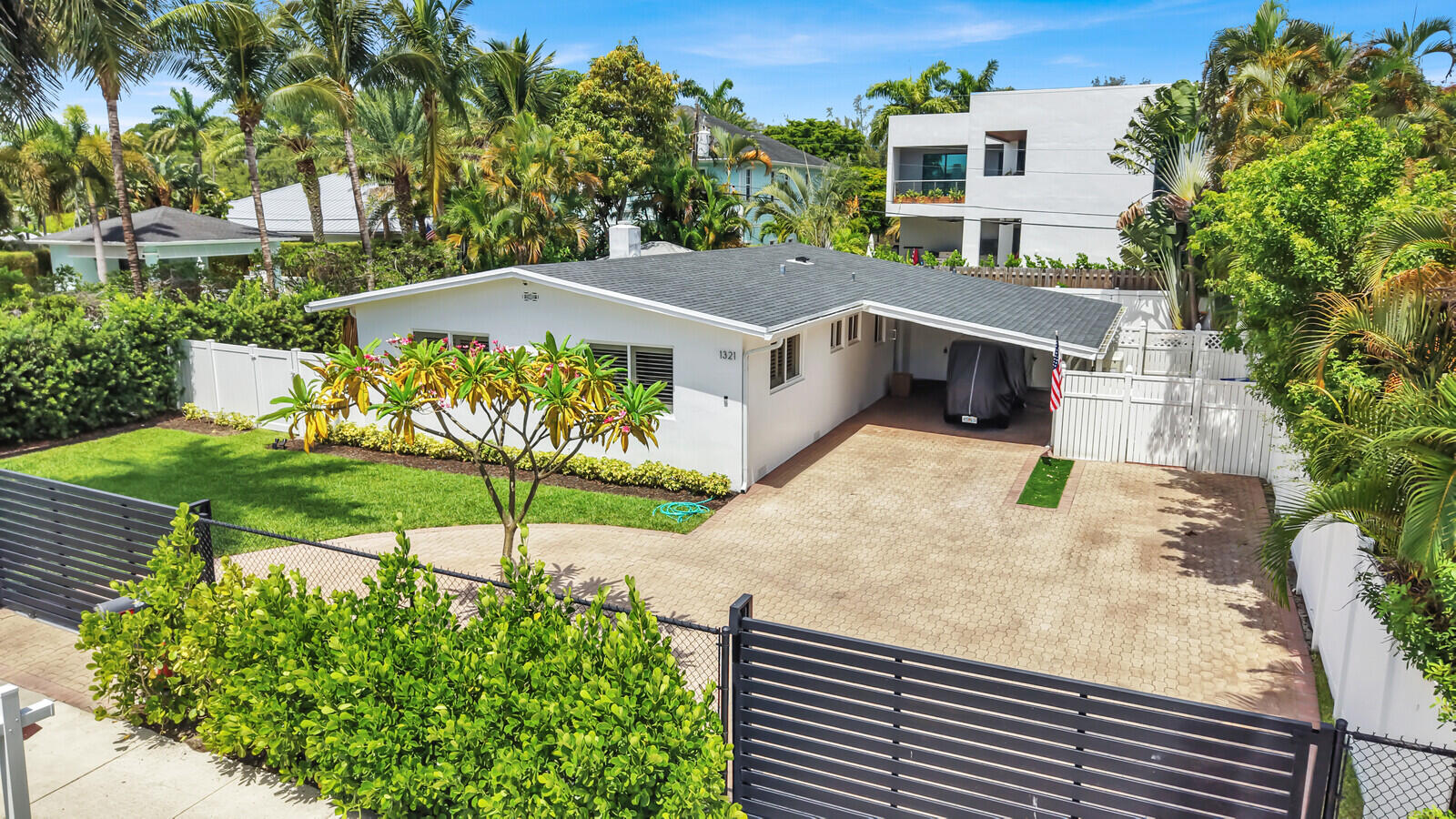 1321 Cordova Road — photo