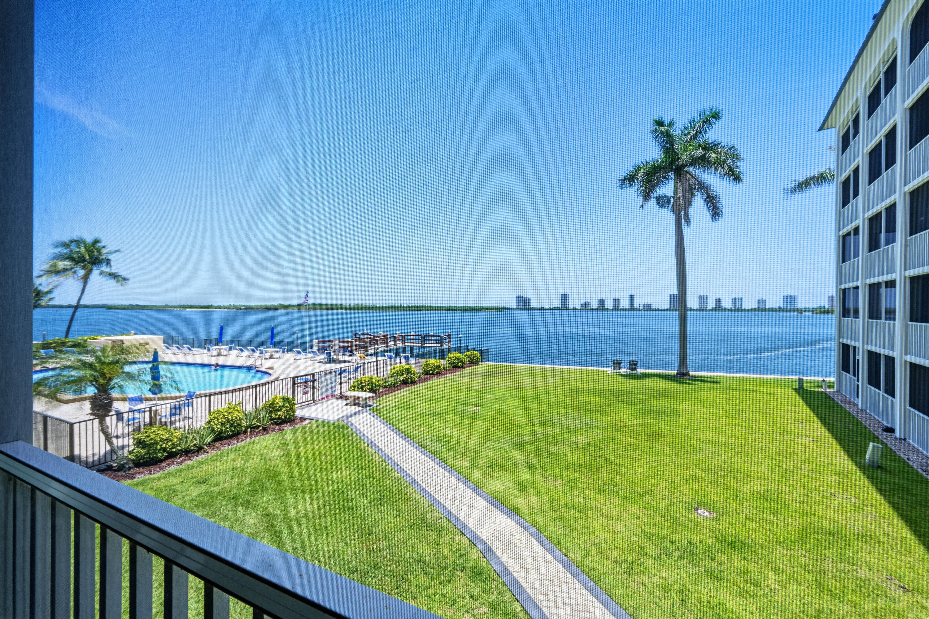 100 Paradise Harbour Boulevard 203 — photo