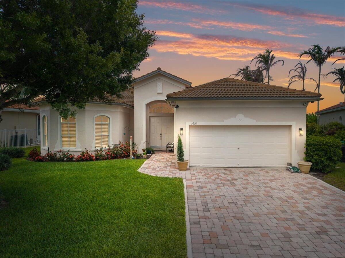 5910 Nicole Lane — photo
