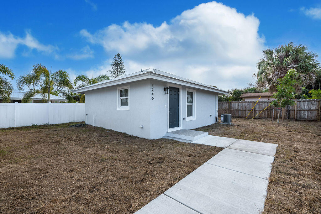4959 SE Primrose Way 2 — photo