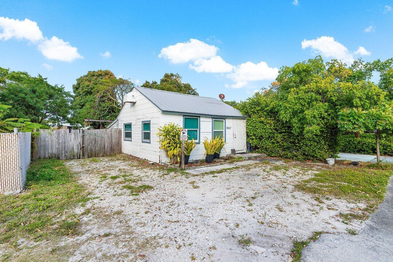 1047 Miner Road — photo