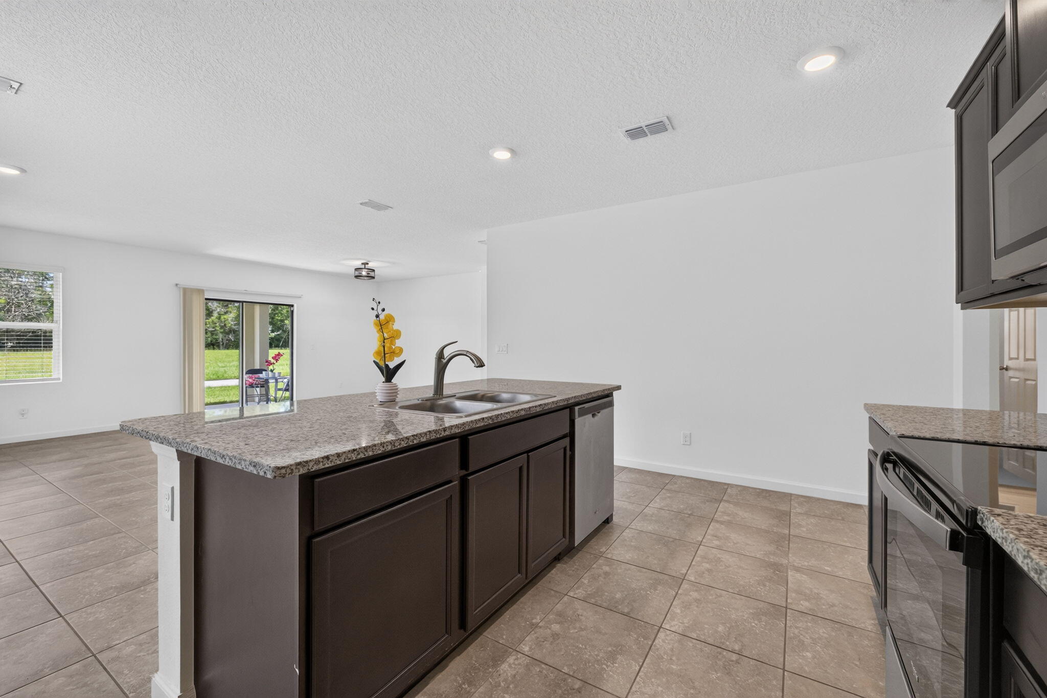 6289 NW Regent Street — photo