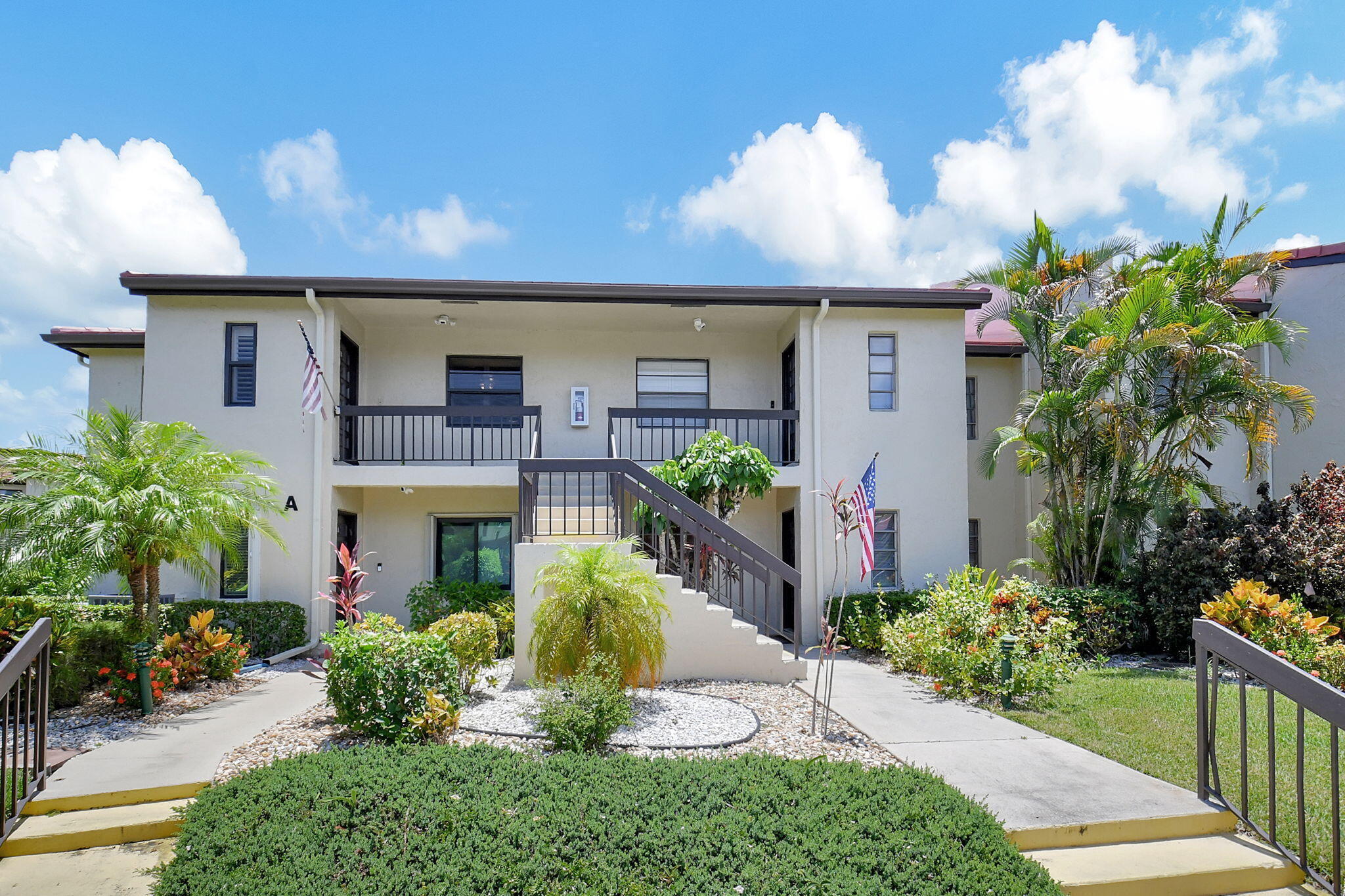 21214 Lago Circle 8B — photo