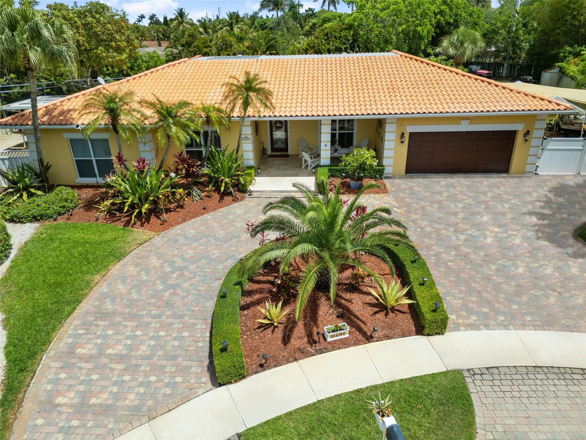 16686 Golfview Drive — photo