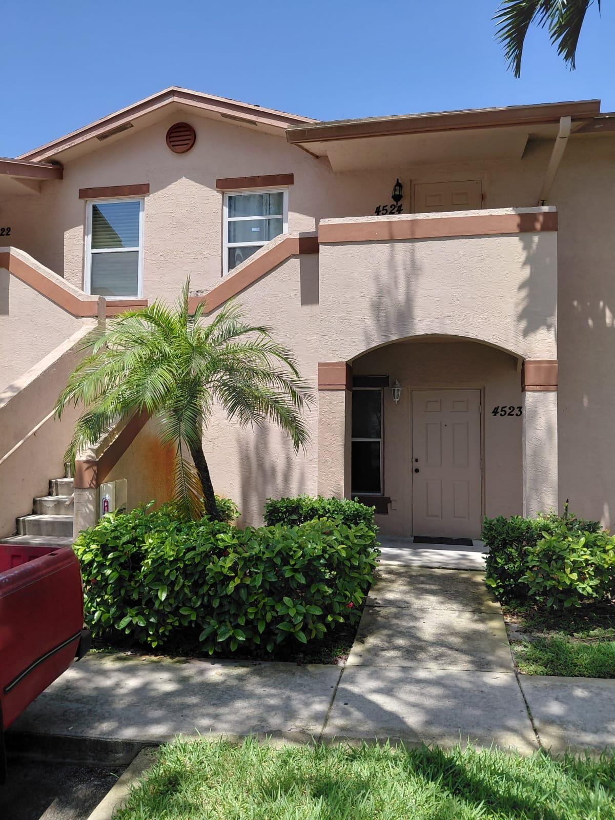 4524 Oak Terrace Drive — photo