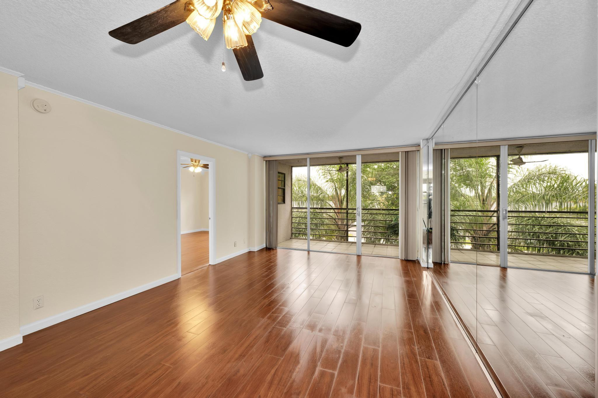 118 Royal Park Drive 4G — photo