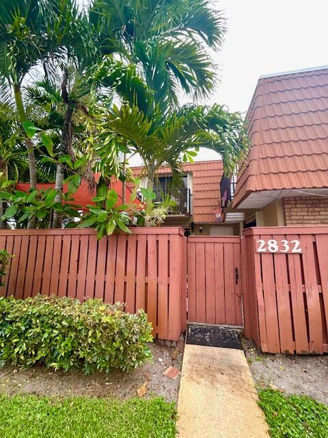 2832 SW 12th Street — photo
