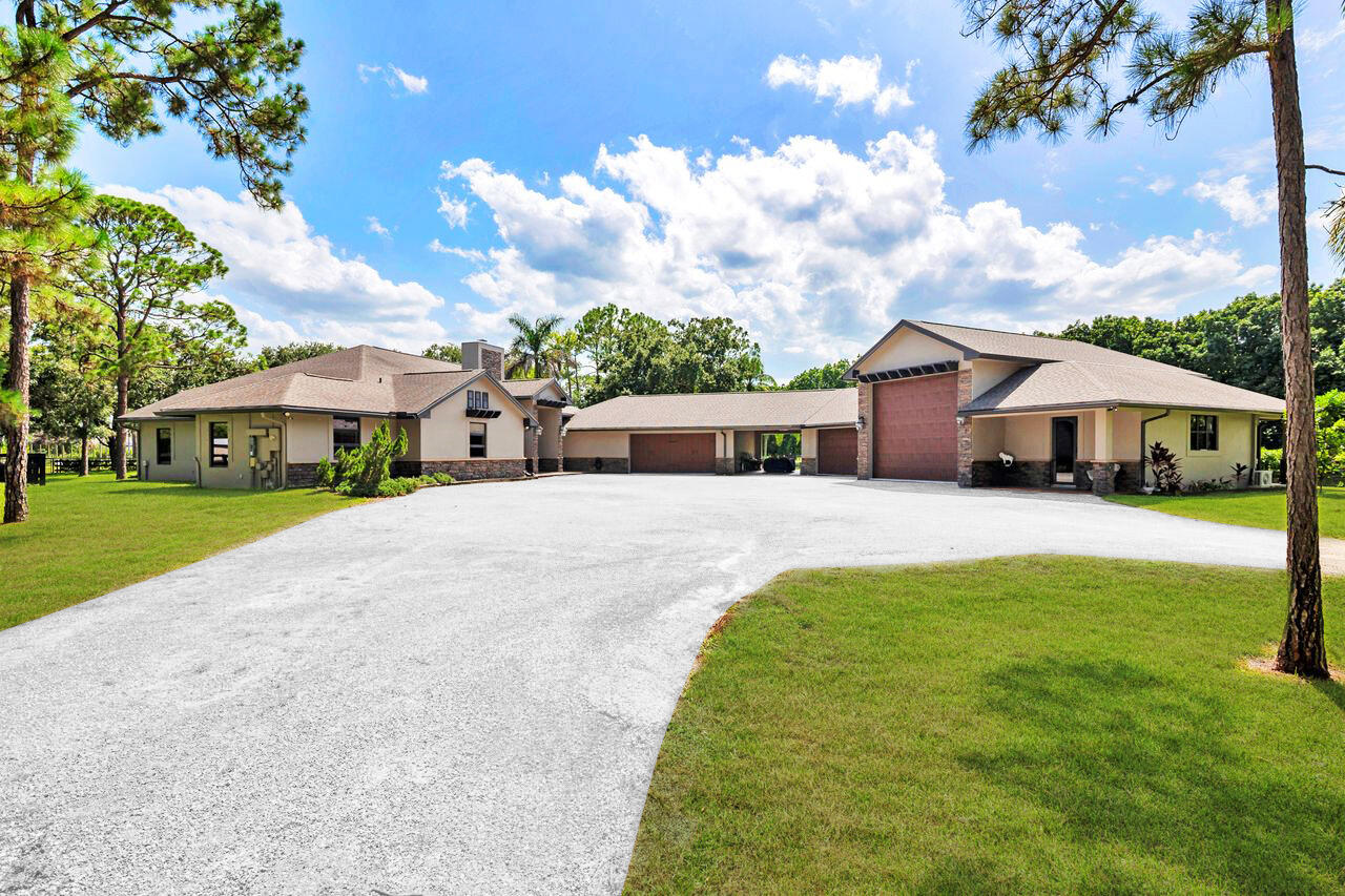 14590 Crazy Horse Lane — photo