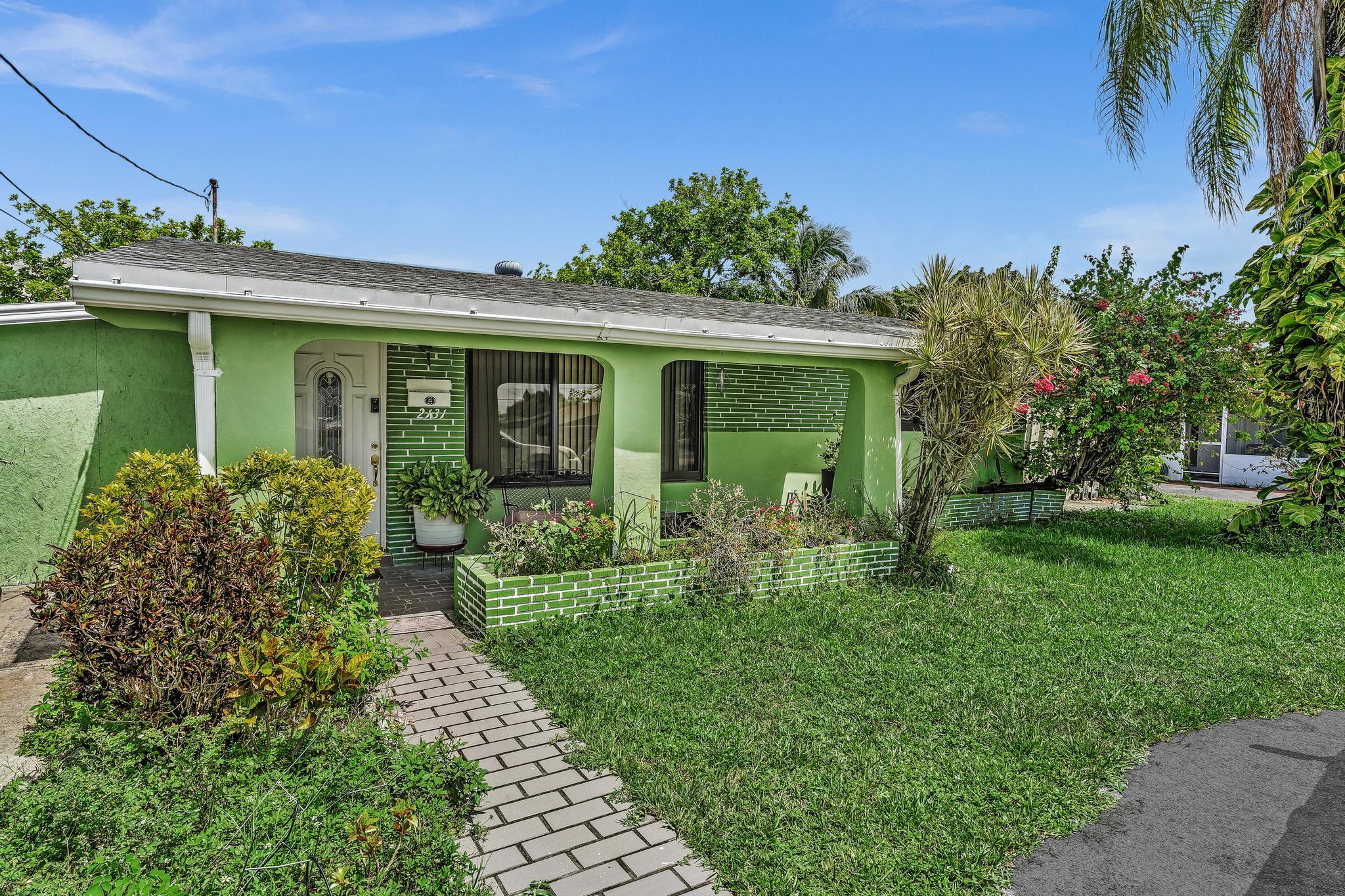 2131 Acapulco Drive — photo