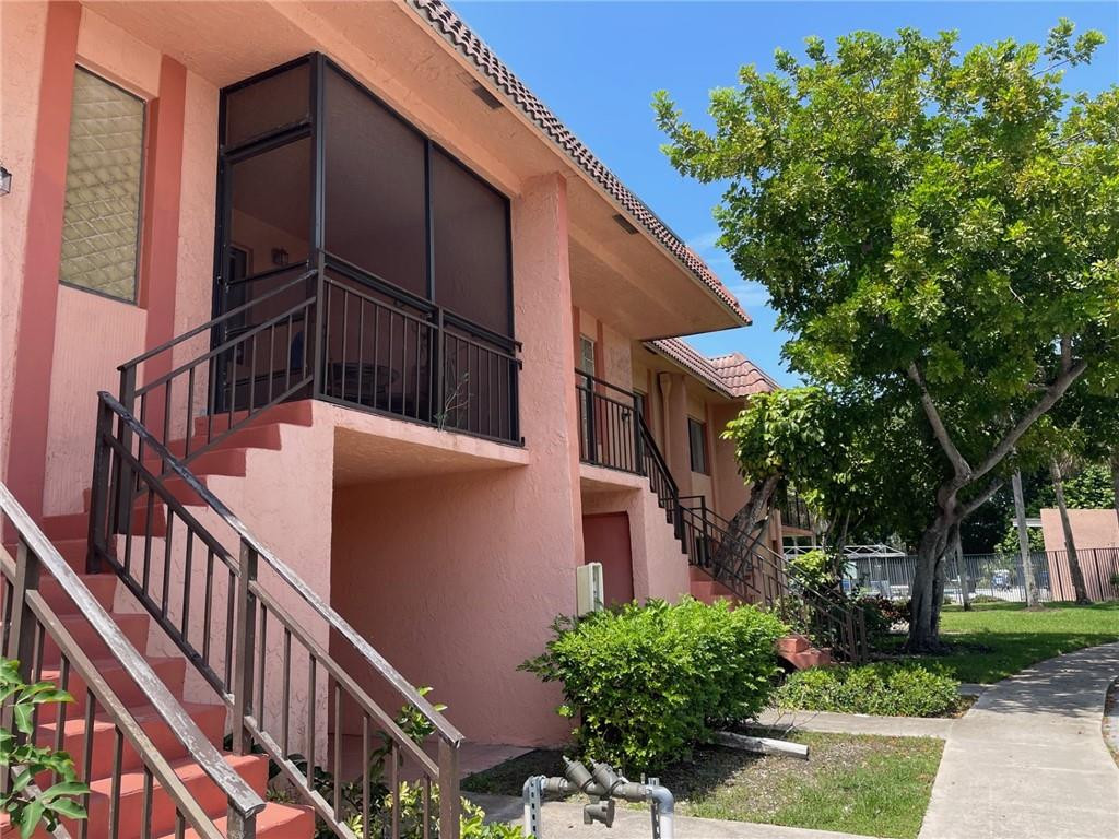 235 Lakeview Drive 102 — photo