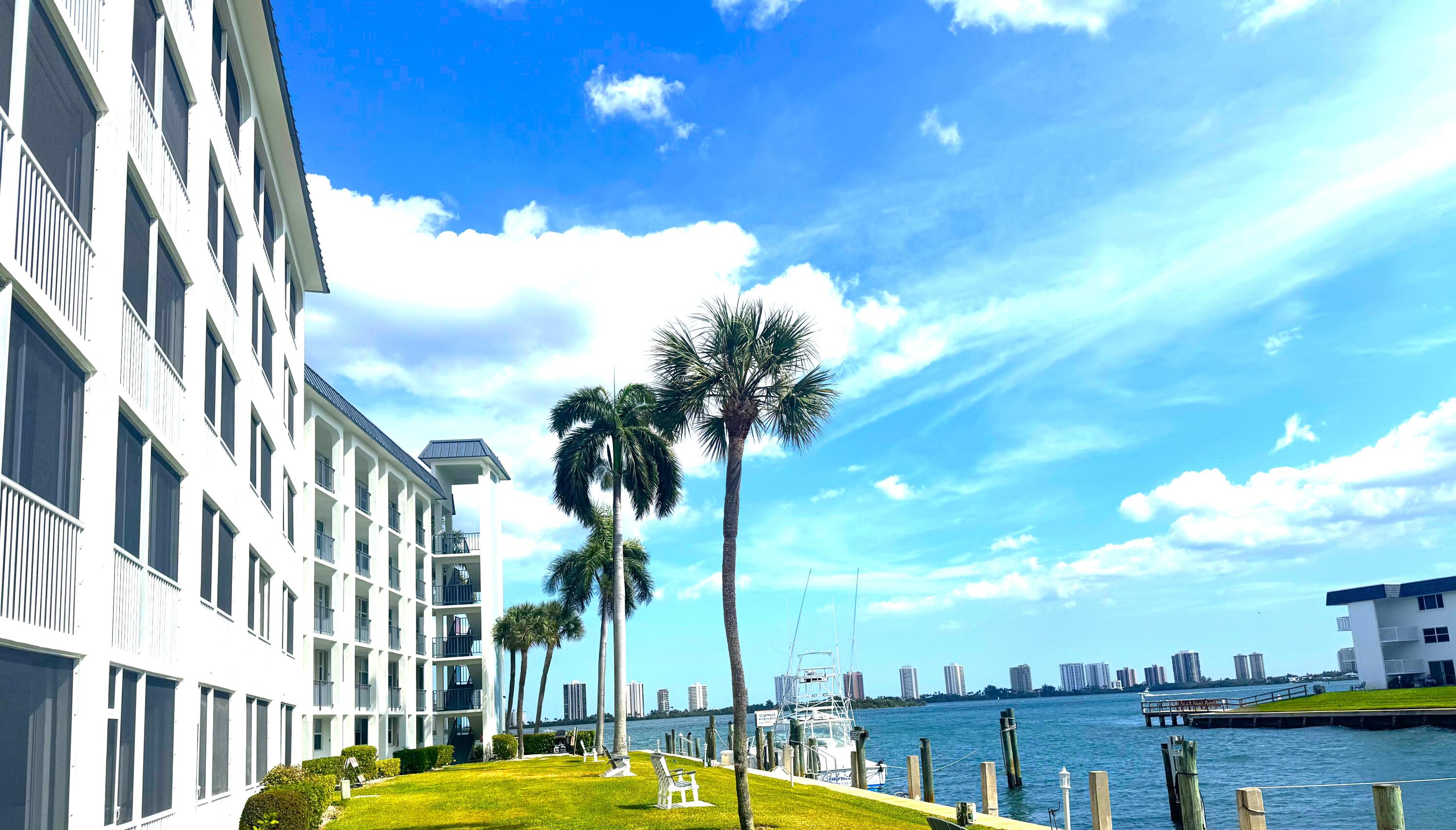 100 Paradise Harbour Boulevard 212 — photo
