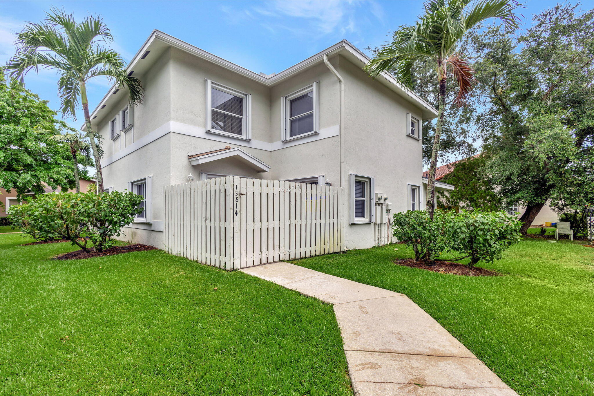 13814 Yarmouth Drive — photo
