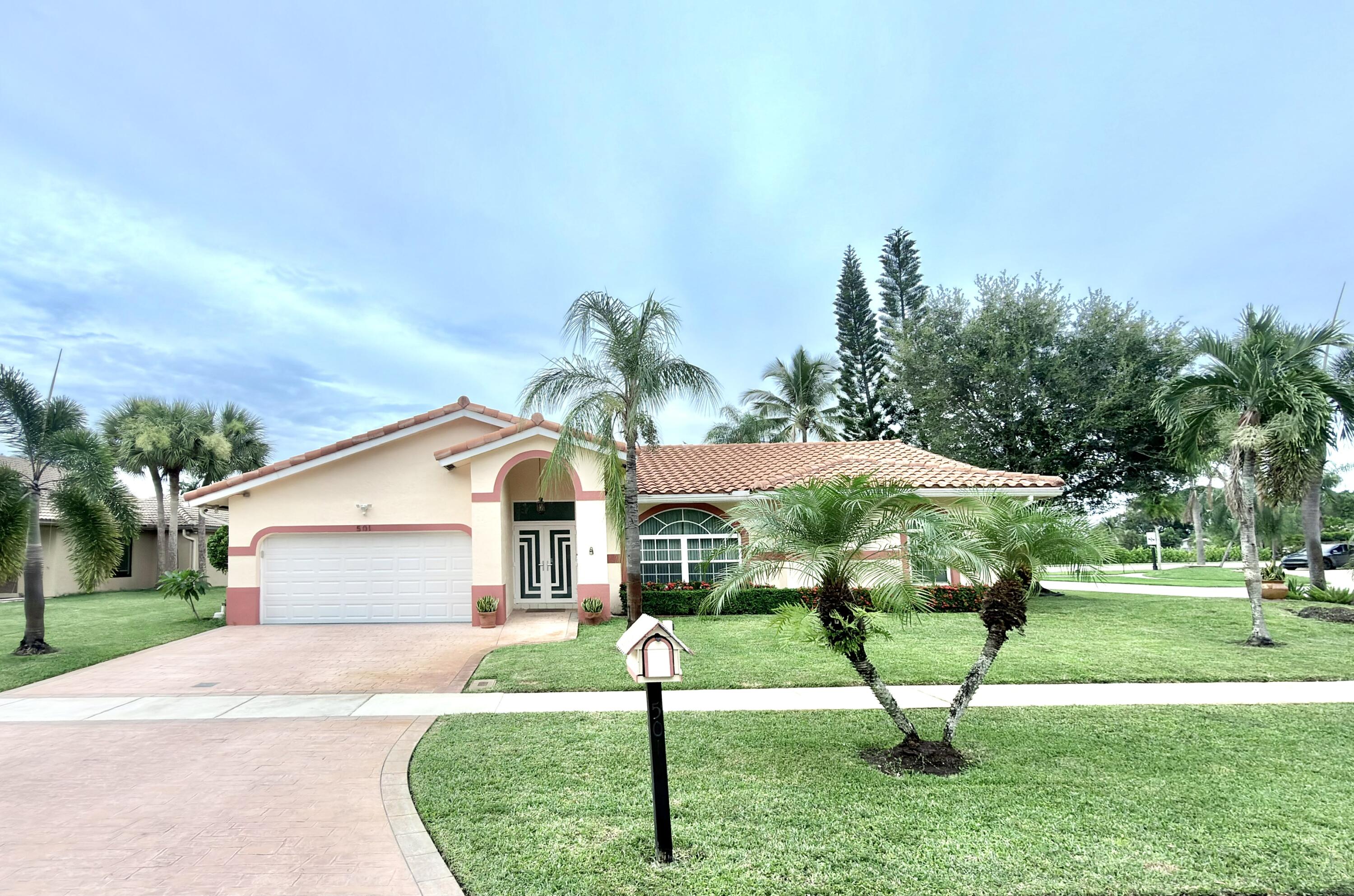 501 SW 168th Way — photo