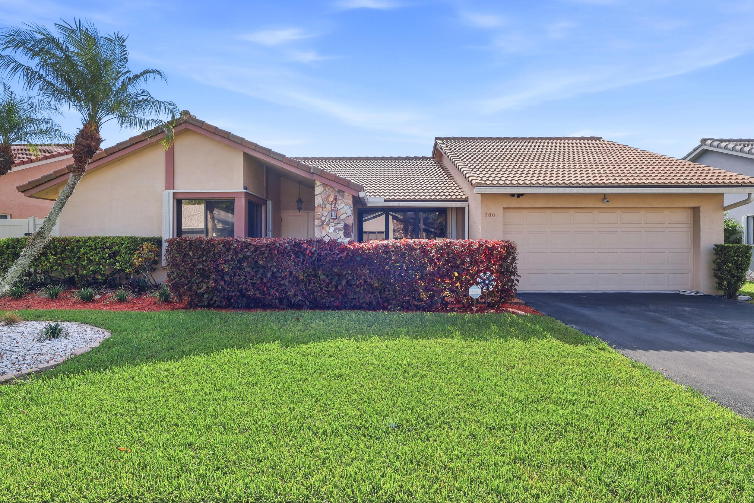 700 NW 102nd Way — photo