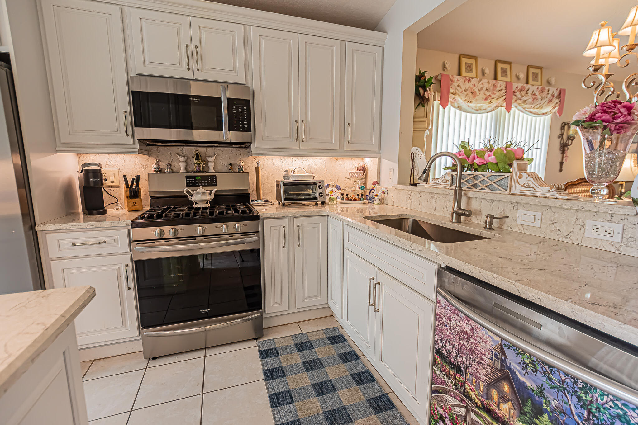 627 NW Whitfield Way — photo