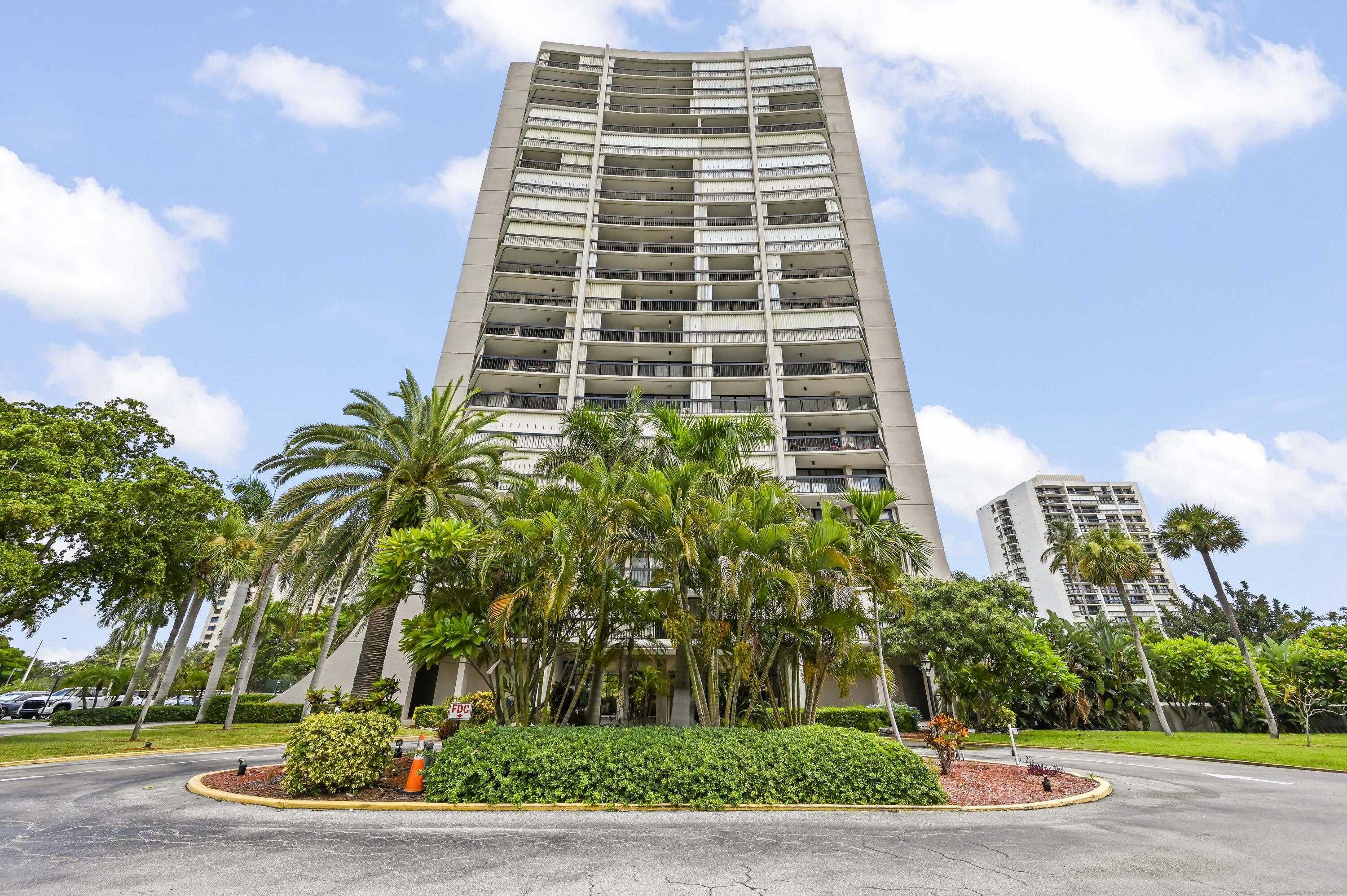 2425 Presidential Way 1006 — photo