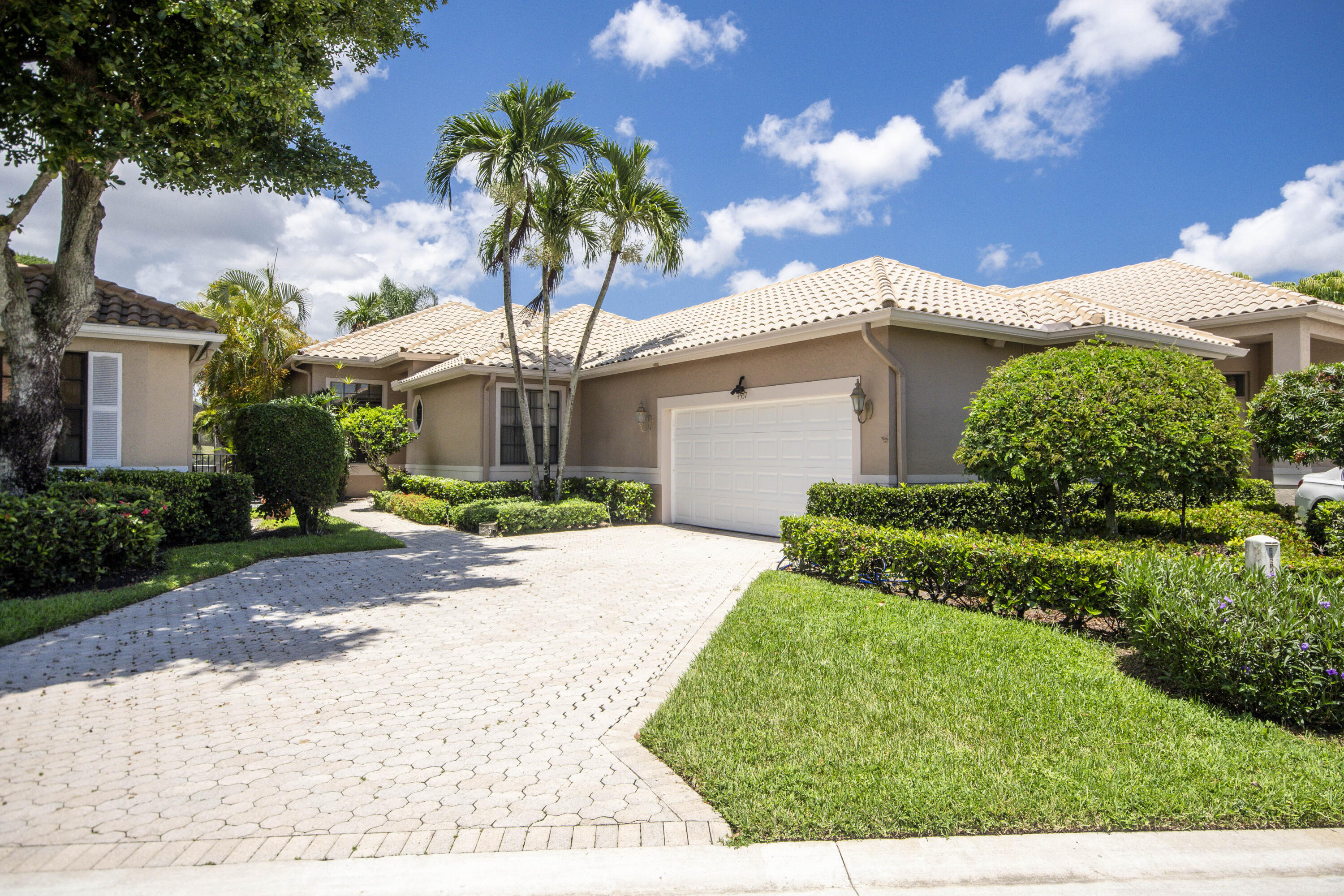 4557 Barclay Fair Way — photo