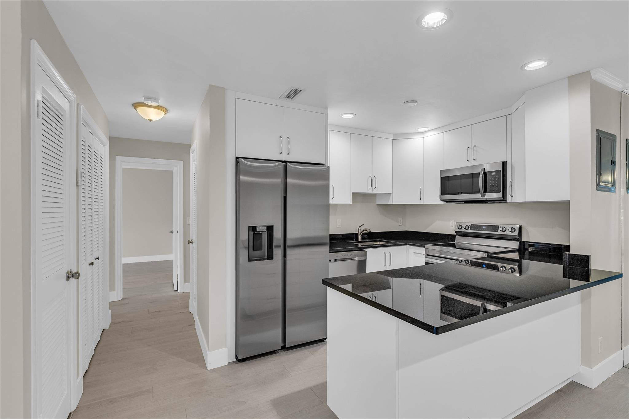 6319 Bay Club Drive 1 — photo