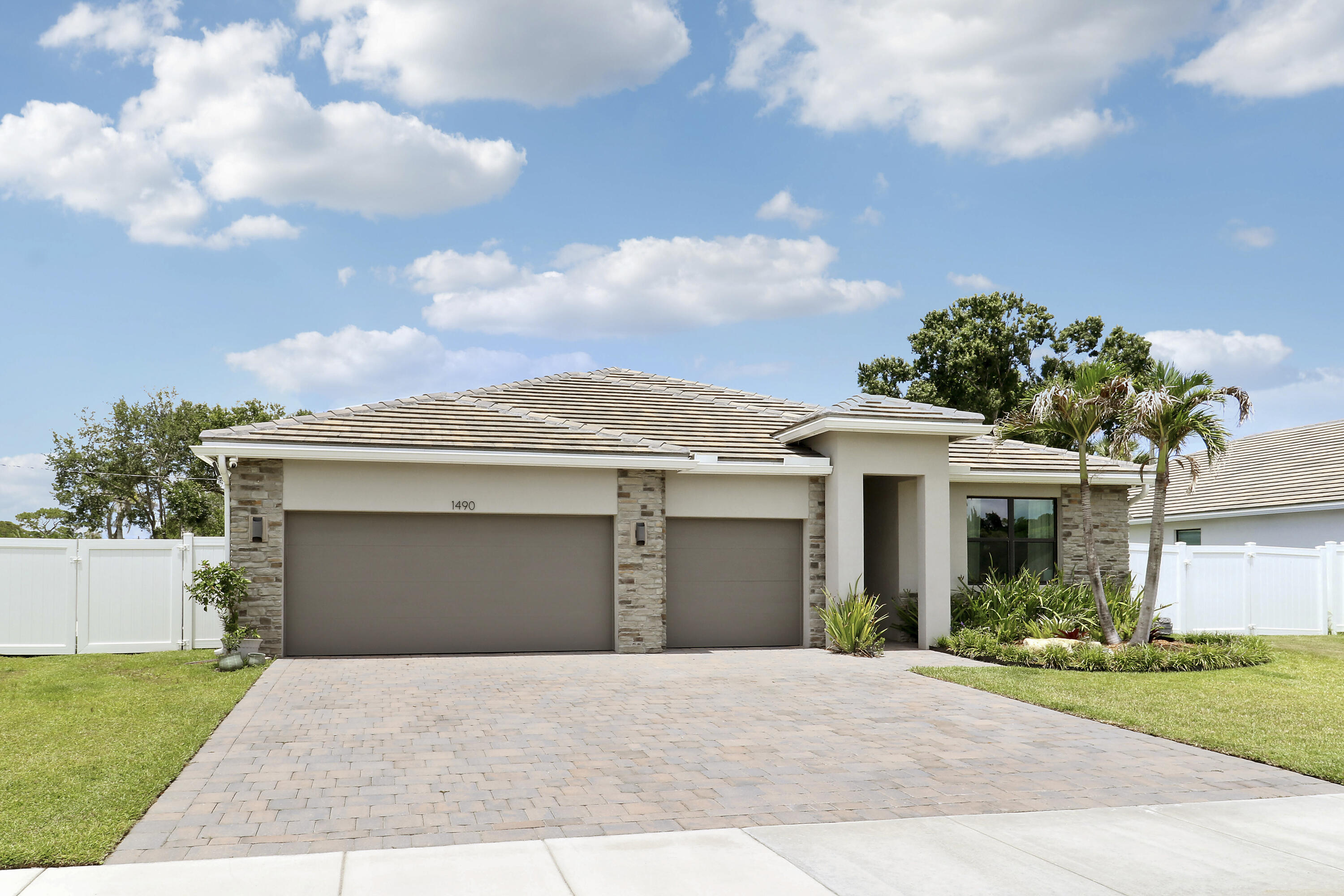 1490 SW Lago Circle — photo