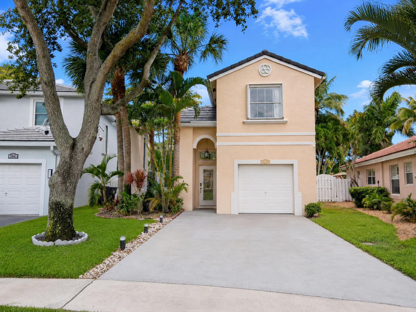 5655 La Quinta Court — photo