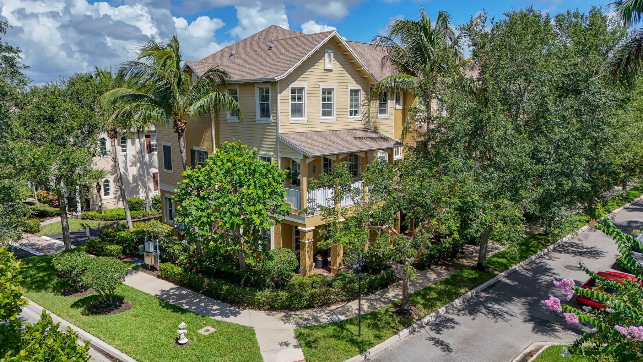 128 W Royal Palm Circle 101 — photo