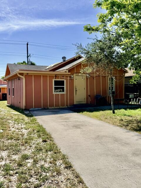 1009 S Pine Street — photo