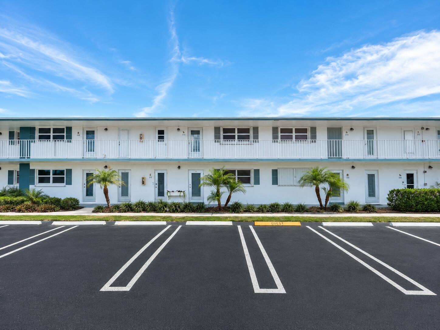 1114 Lake Terrace 203 — photo