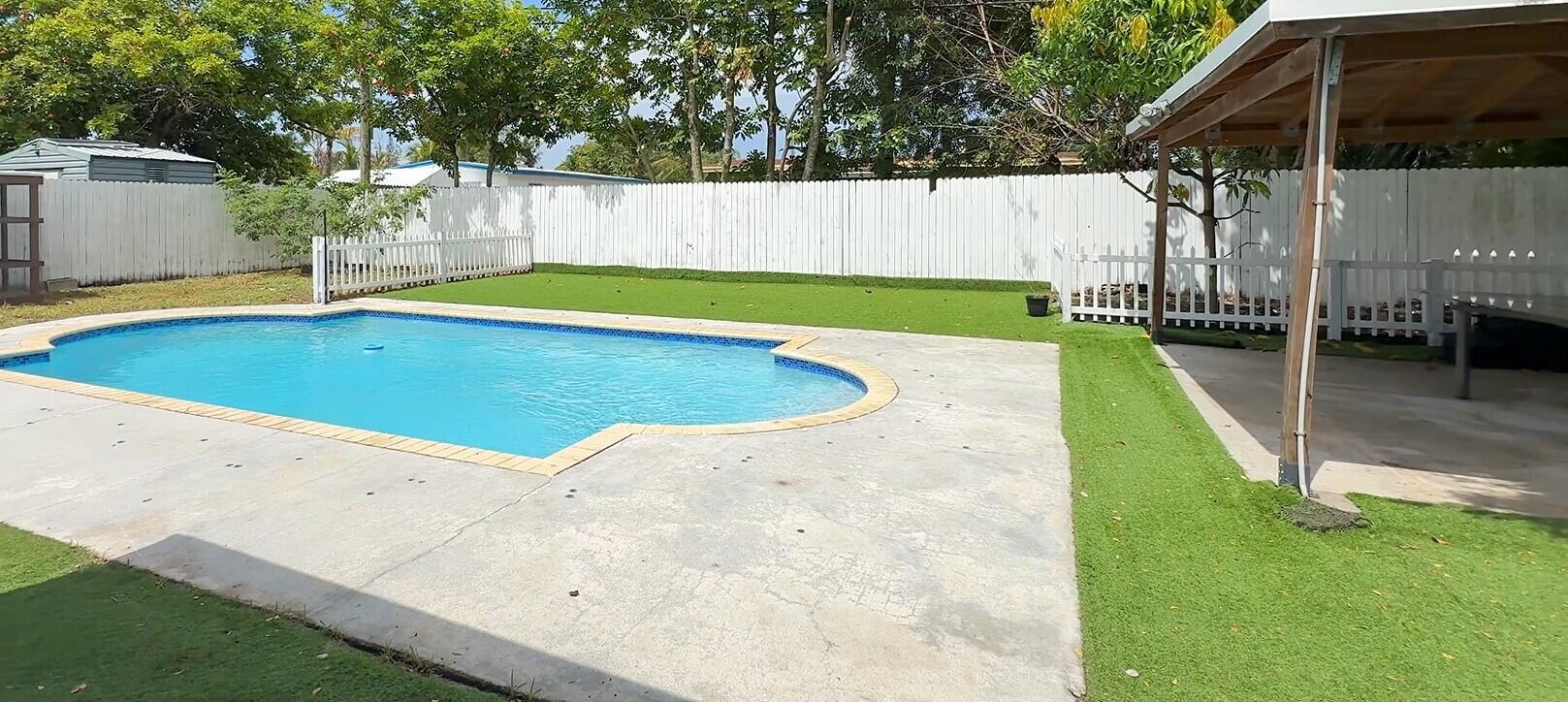 1751 Lauderdale Manor Drive — photo