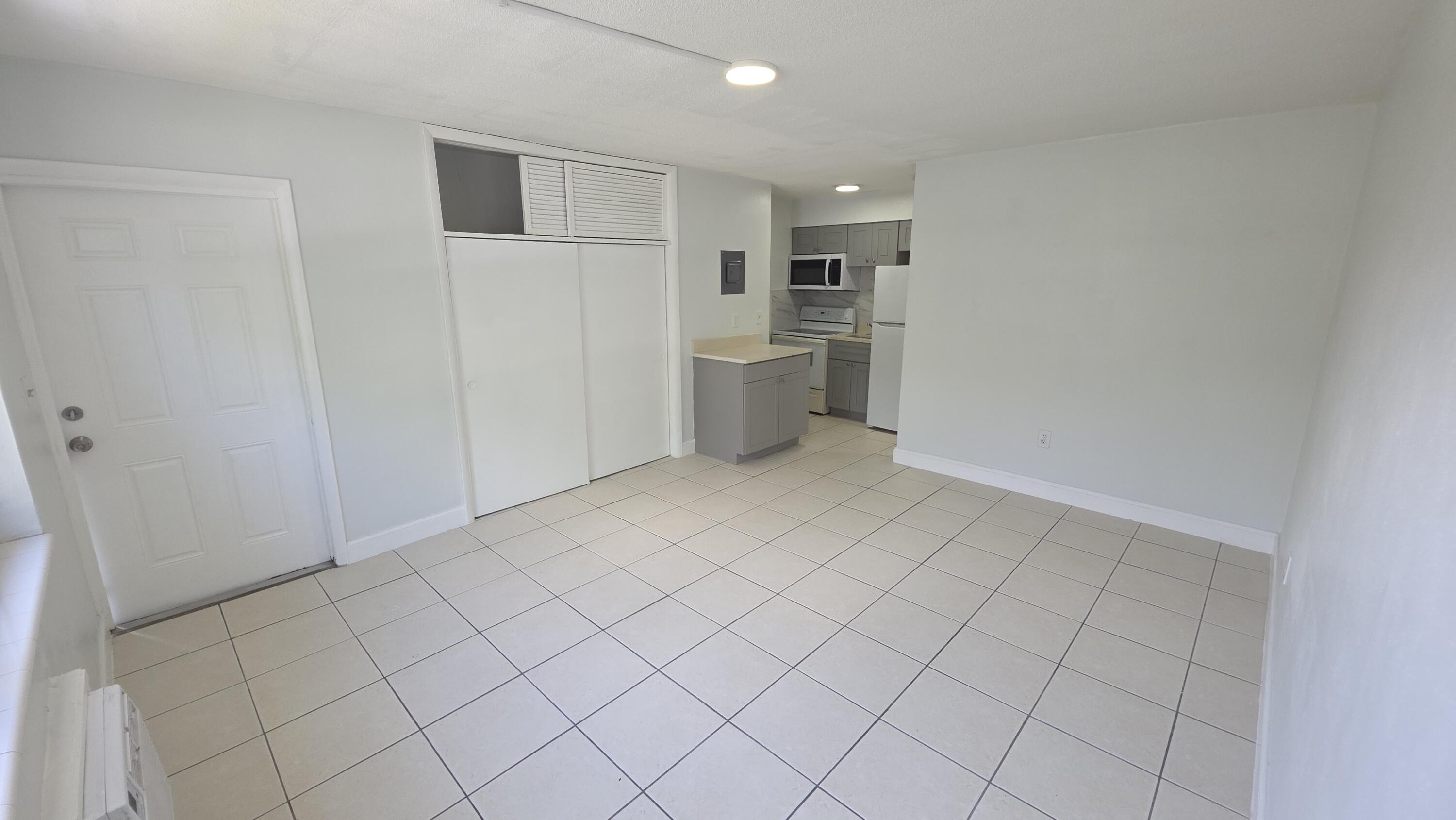 7311 Venetian Street 6 — photo
