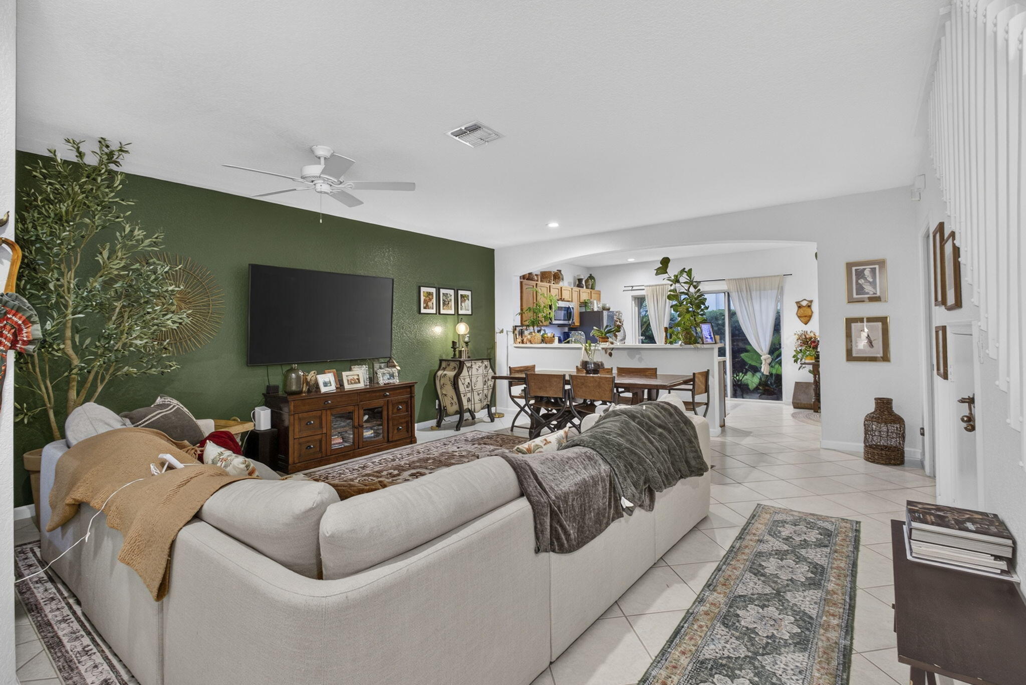 13433 Georgian Court — photo