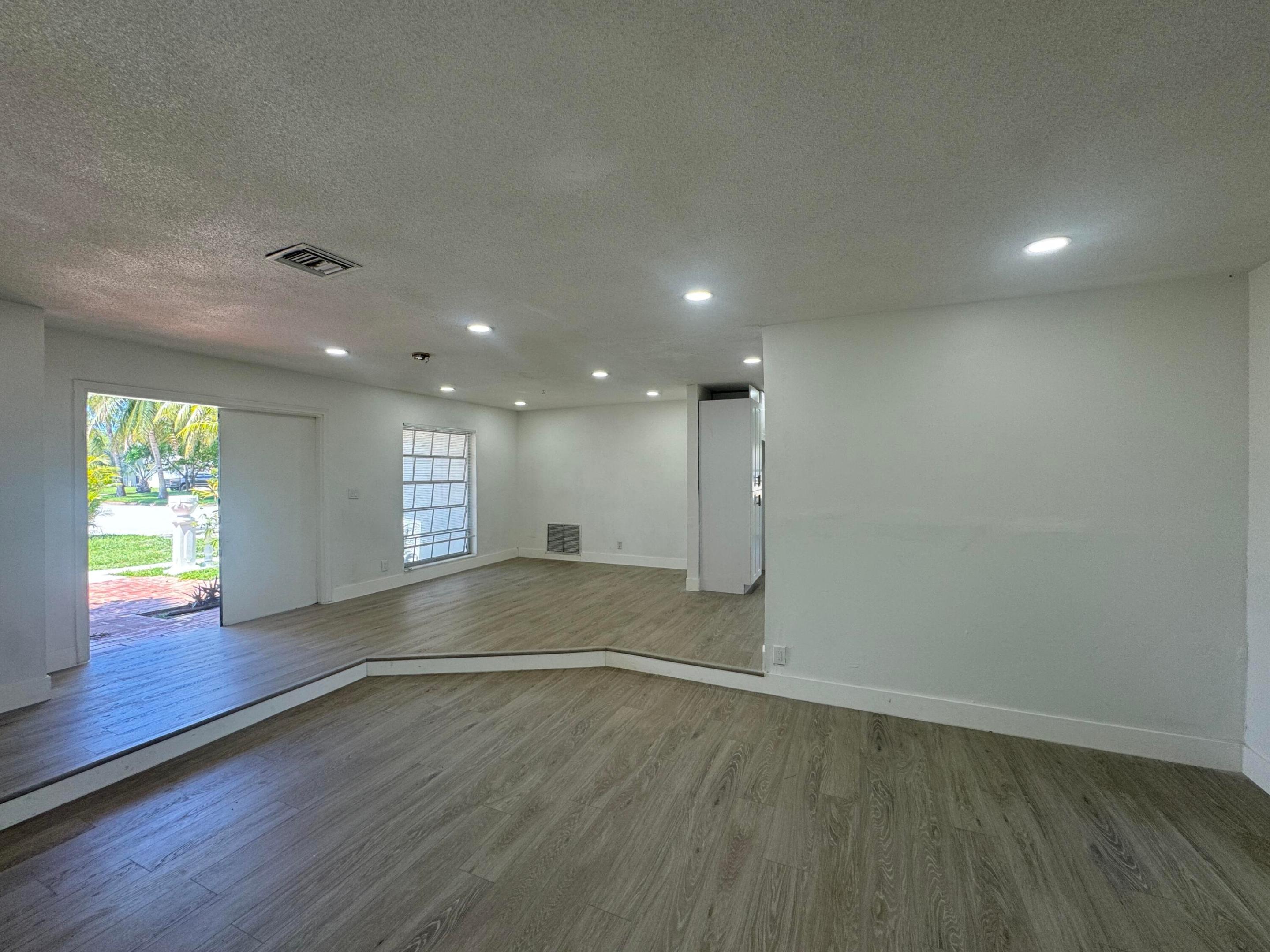 6260 SW 6th Street — photo