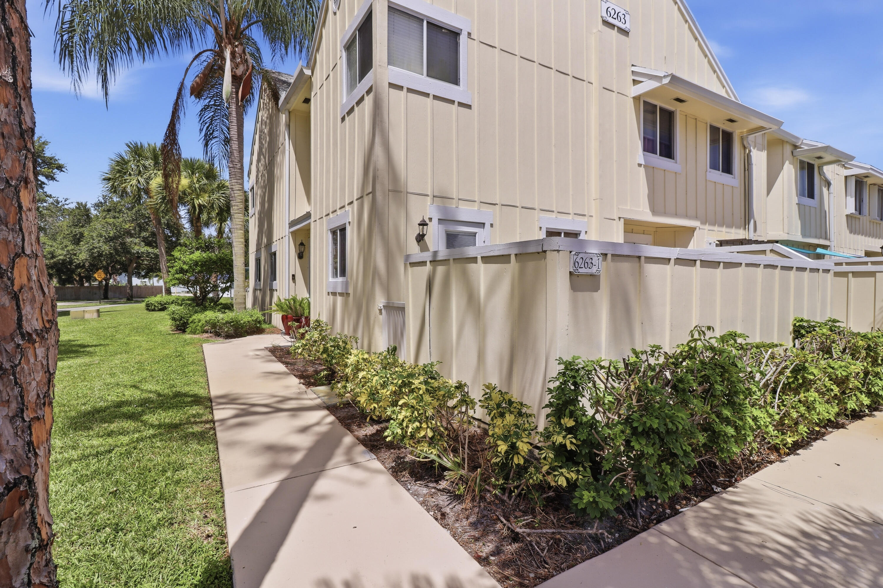 6263 Riverwalk Lane 1 — photo