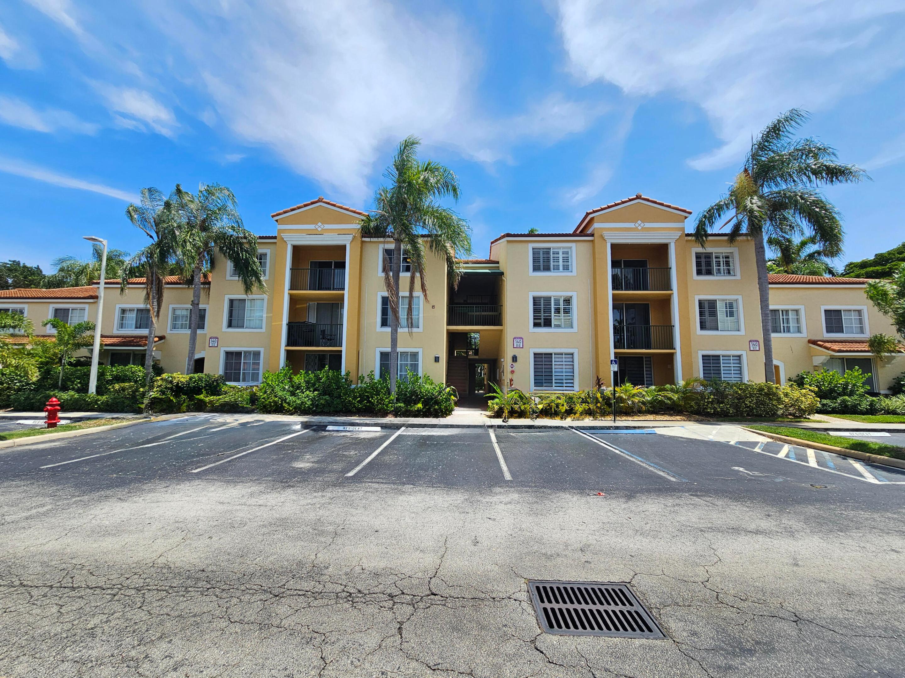 140 Yacht Club Way 305 — photo