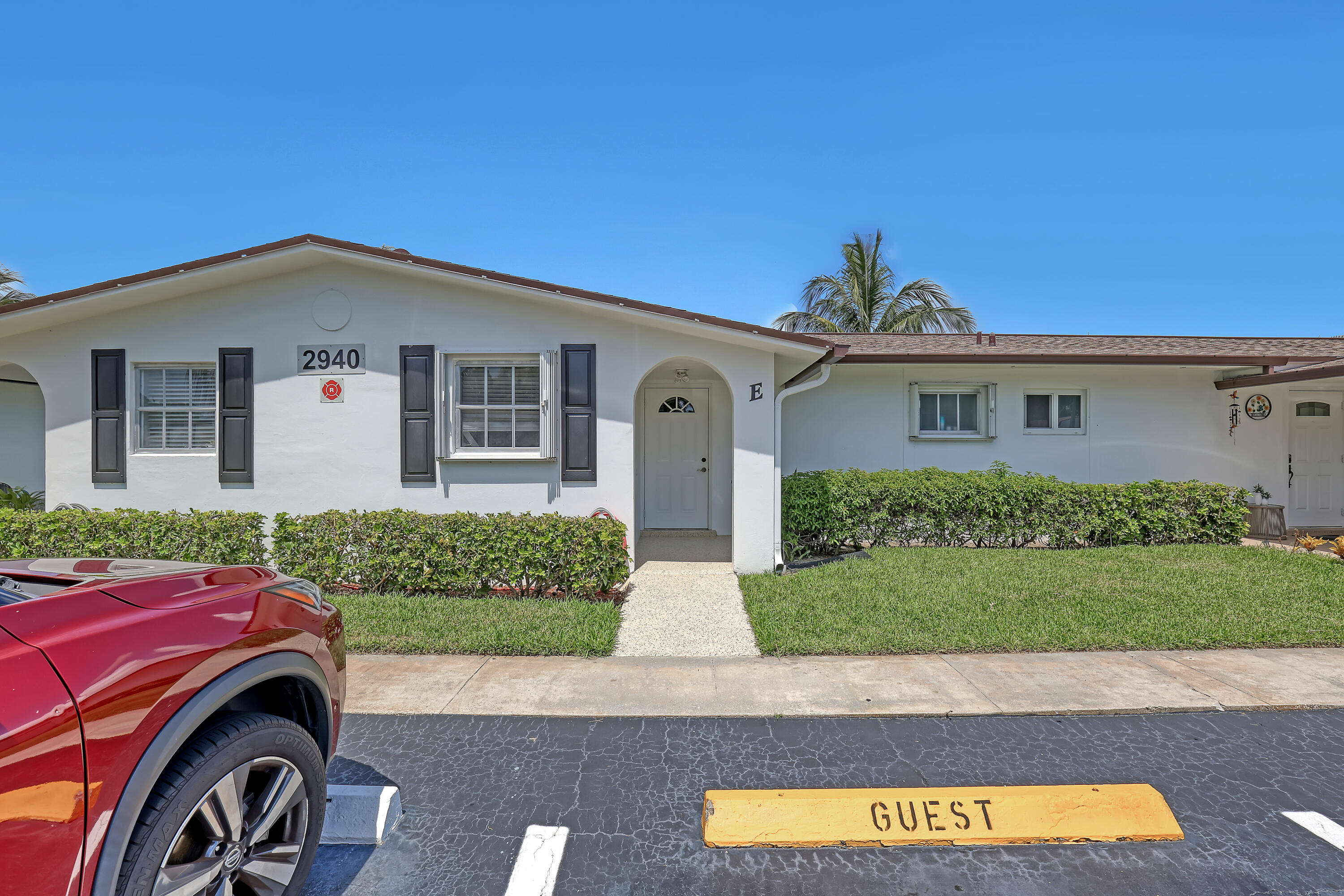 2940 Crosley Drive E — photo