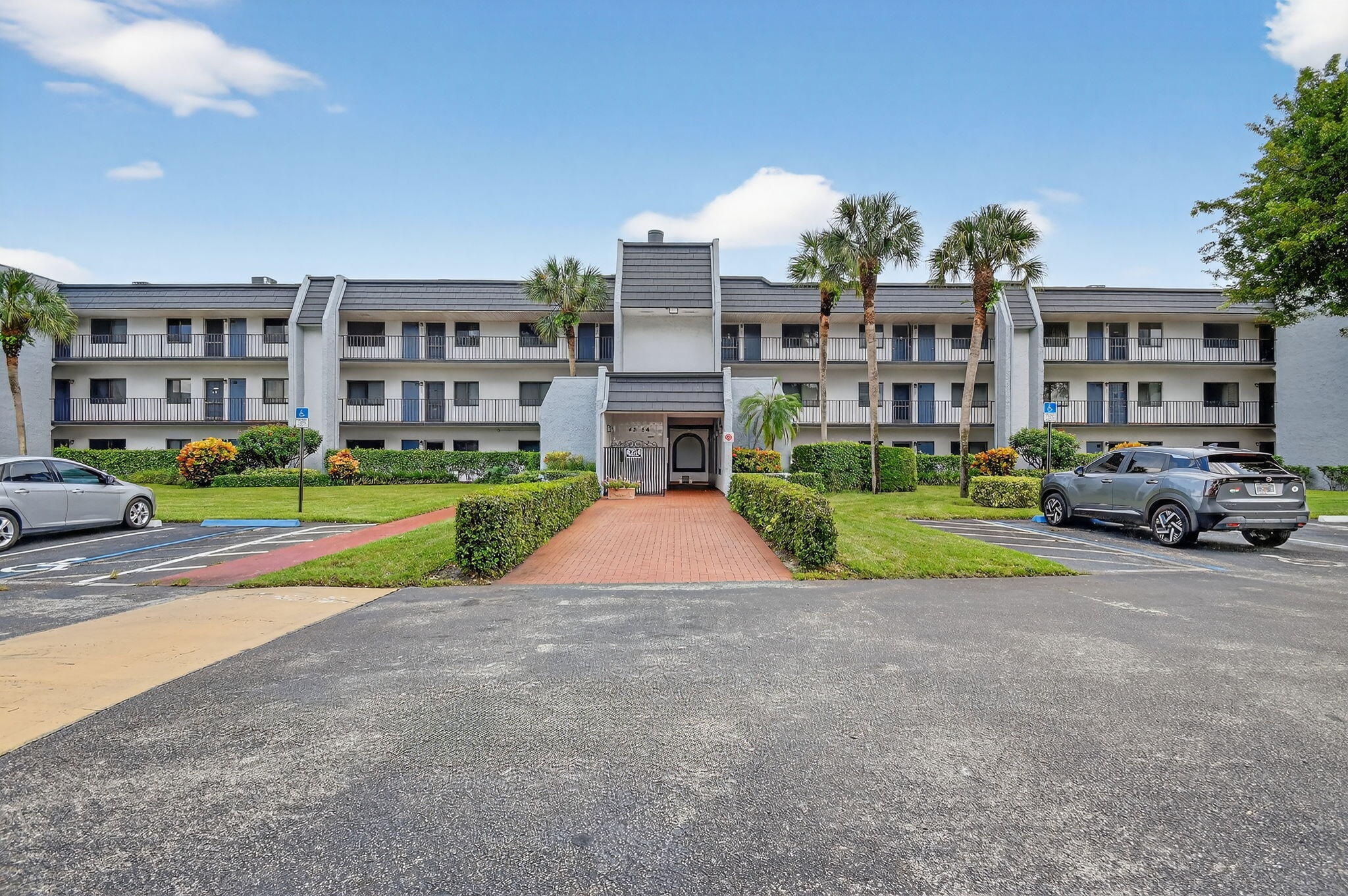 4254 D Este Court 304 — photo