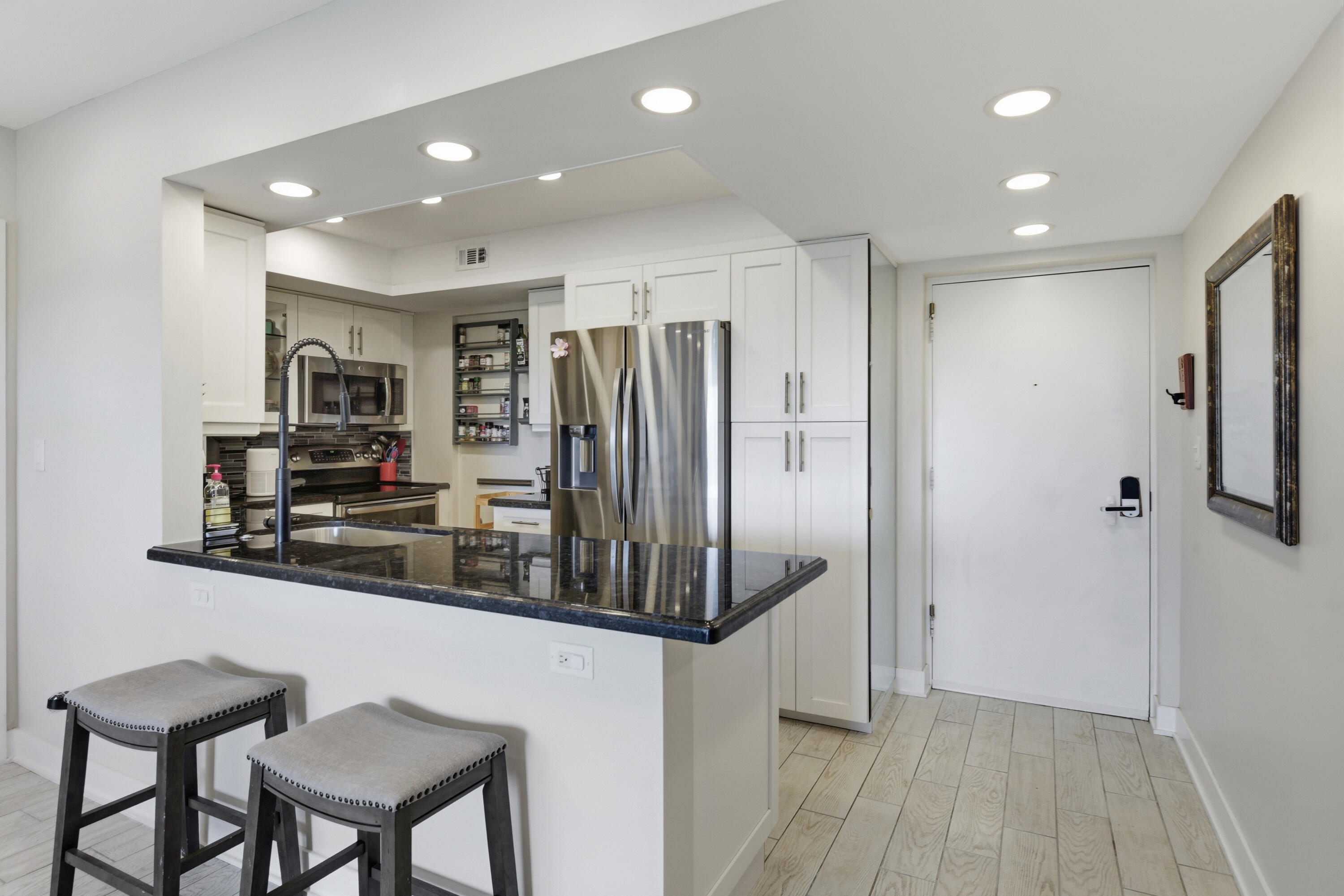 1000 River Reach Drive 516 — photo