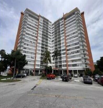 1351 NE Miami Gardens Drive 803E — photo