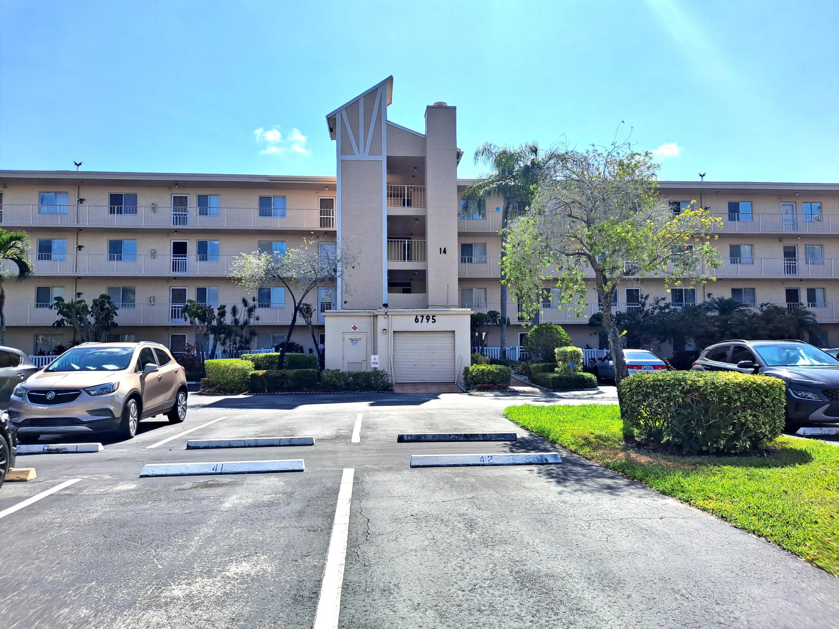6795 Huntington Lane 405 — photo