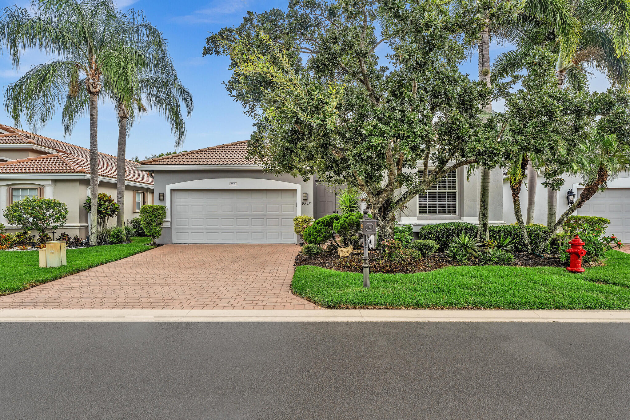 9587 Positano Way — photo